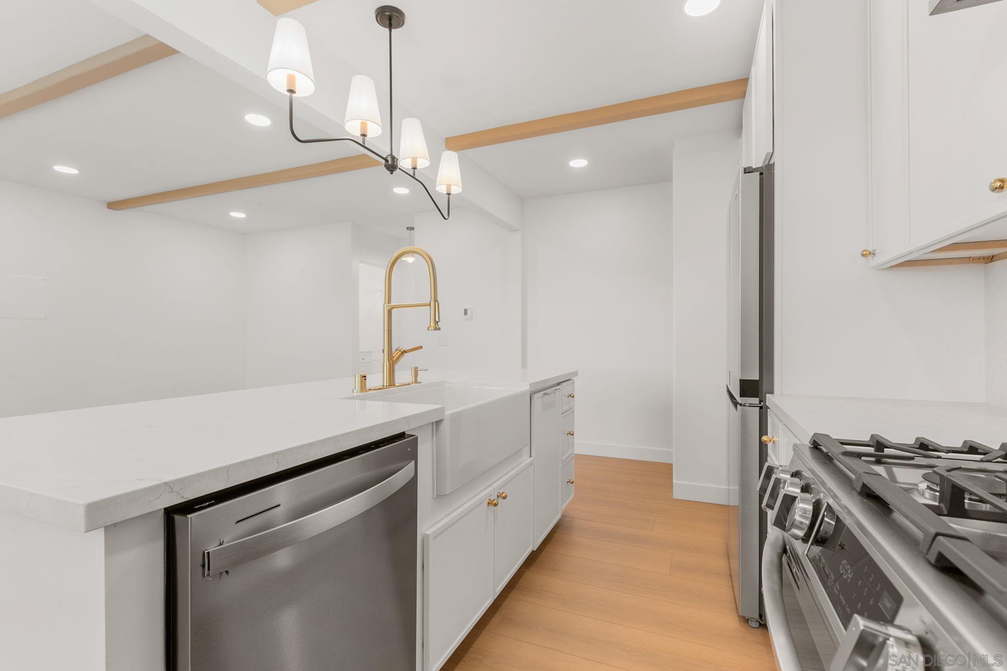 Detail Gallery Image 10 of 49 For 210  a Street S 11, Encinitas,  CA 92024 - 1 Beds | 1 Baths