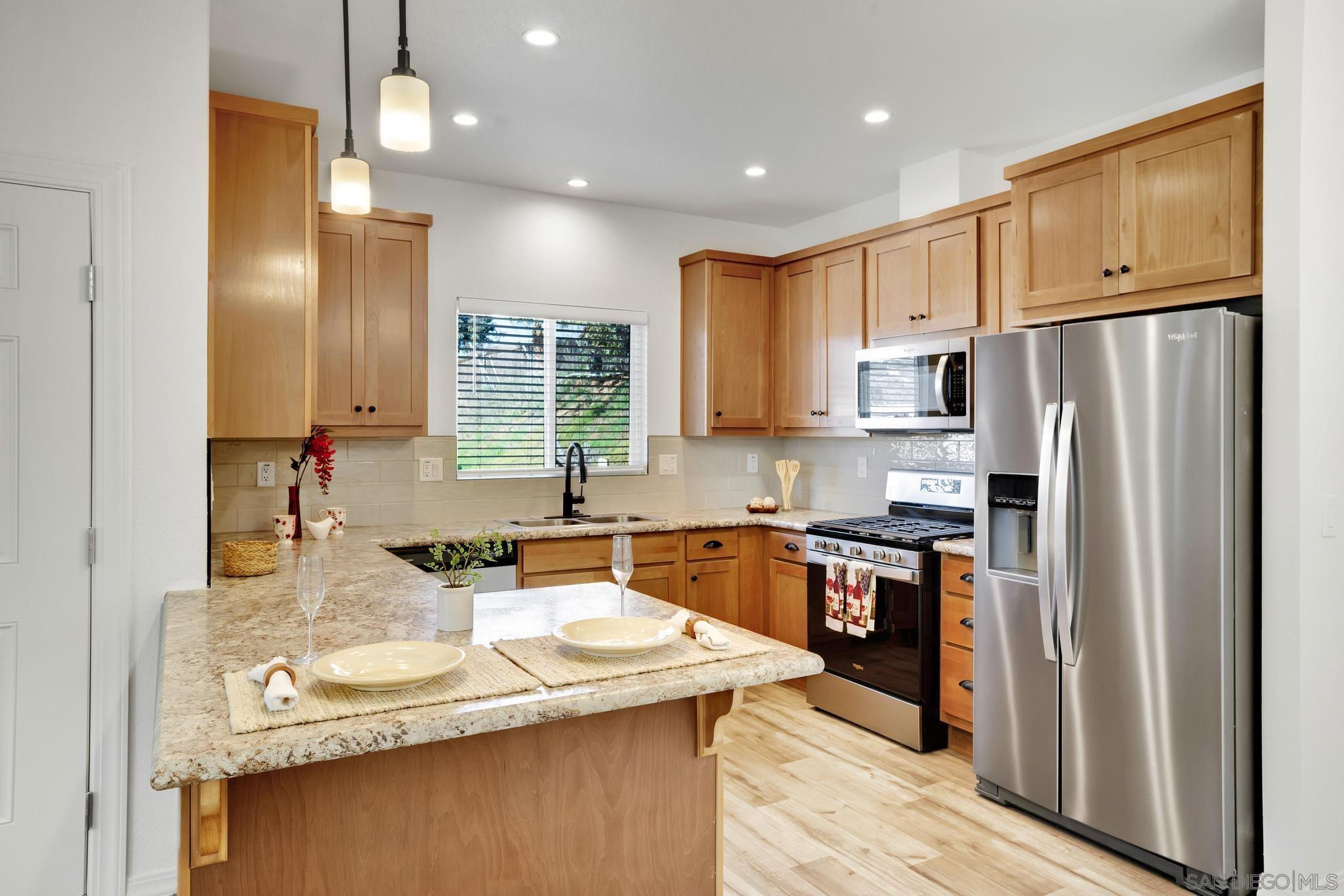 Detail Gallery Image 9 of 26 For 13217  Aurora Dr  #28,  El Cajon,  CA 92021 - 3 Beds | 2 Baths