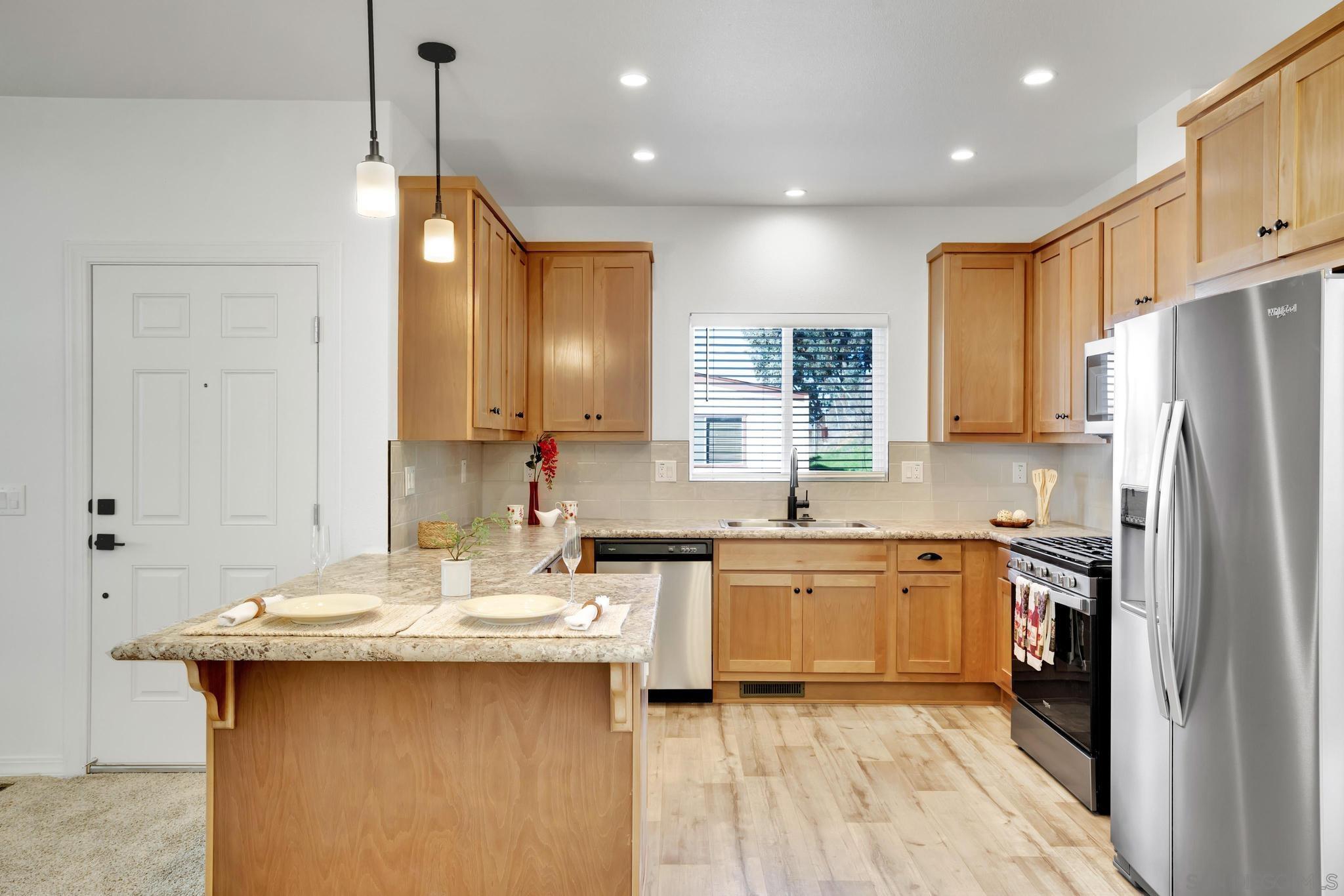 Detail Gallery Image 10 of 26 For 13217  Aurora Dr  #28,  El Cajon,  CA 92021 - 3 Beds | 2 Baths