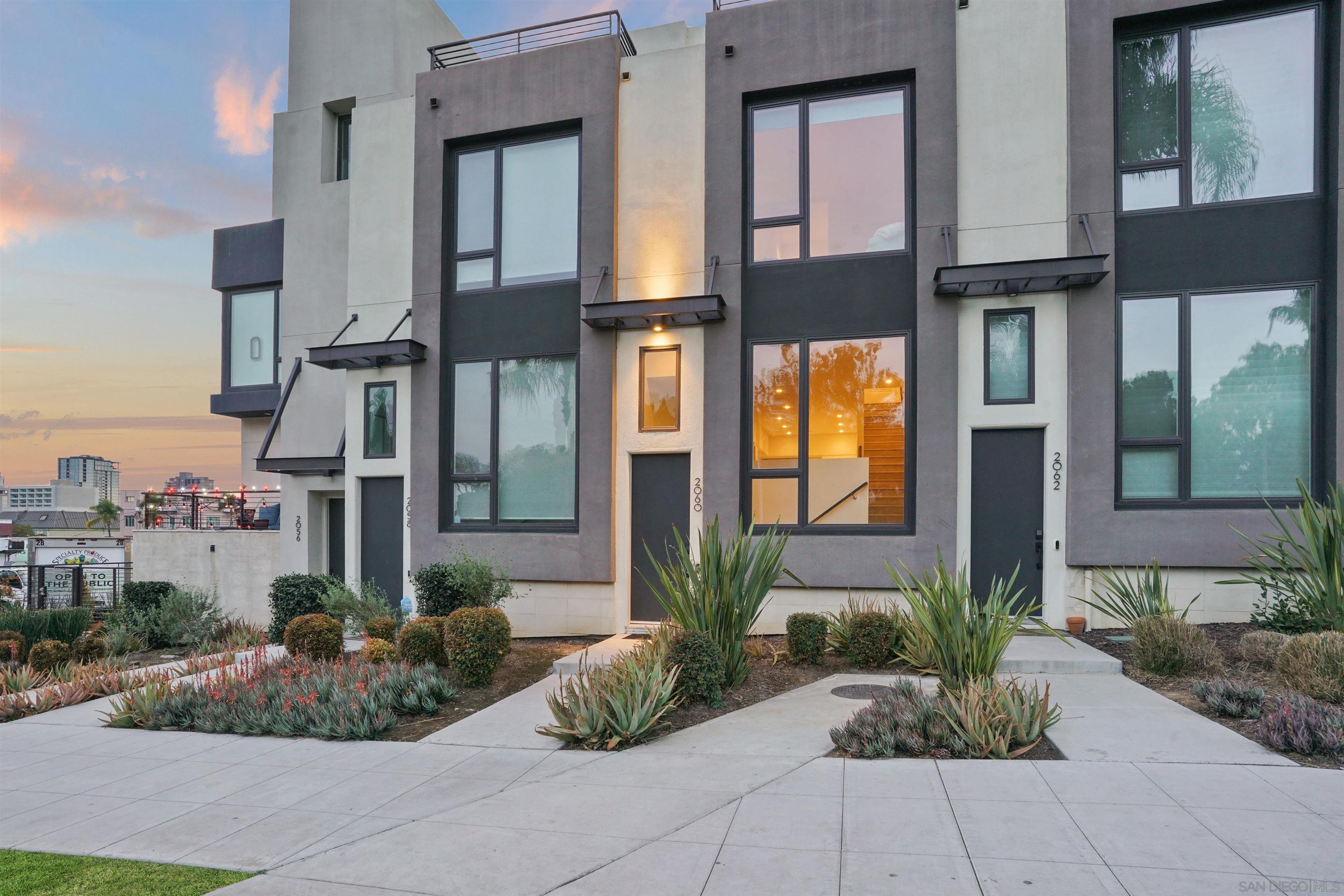 Detail Gallery Image 1 of 1 For 2060  6th Ave, San Diego,  CA 92101 - 3 Beds | 3/1 Baths