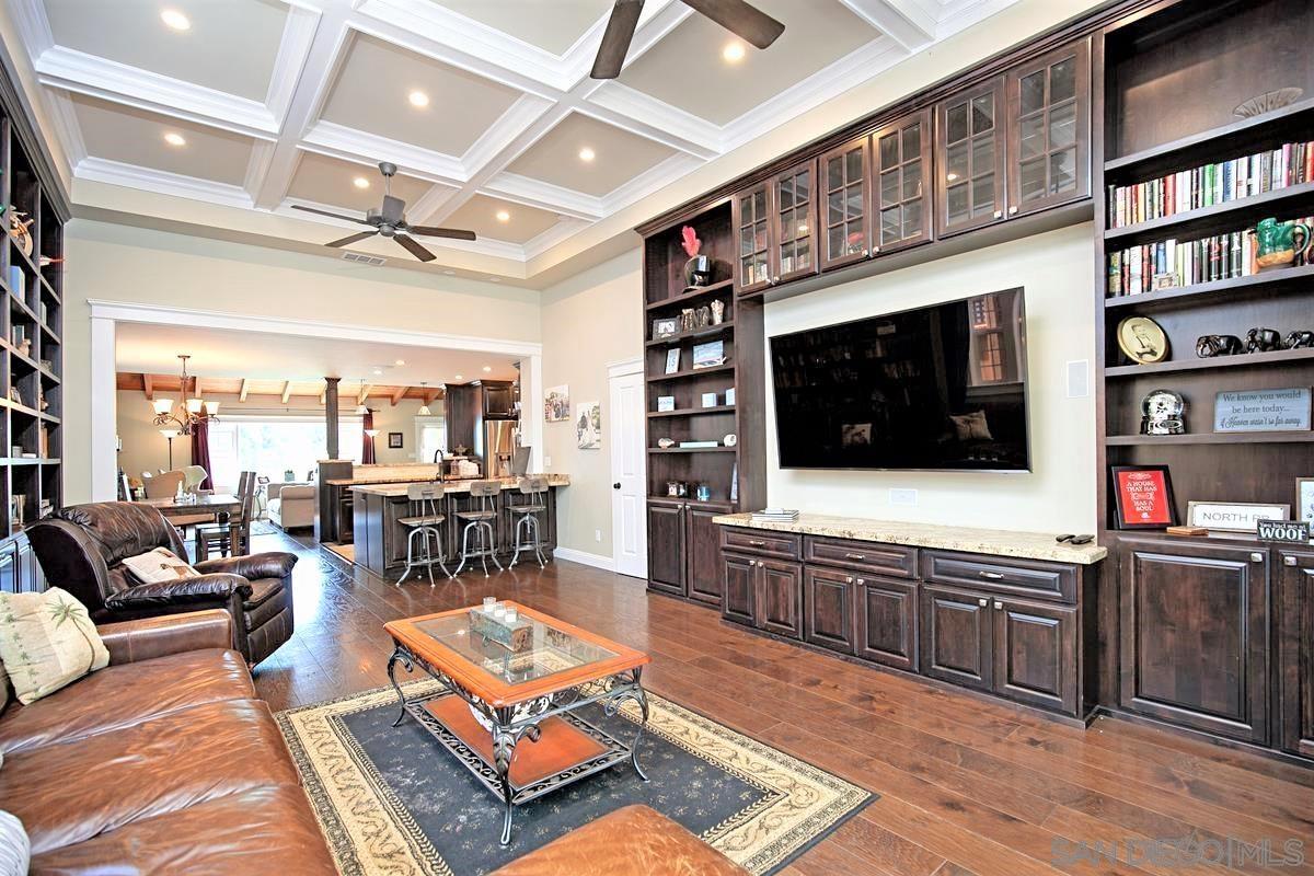 Detail Gallery Image 1 of 1 For 1326  Loring St, San Diego,  CA 92109 - 3 Beds | 2 Baths