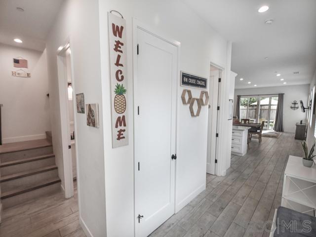 Front Image Thumbnail for SD250017510