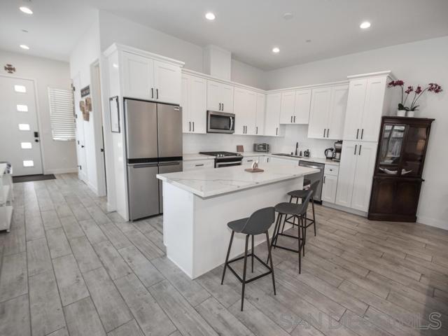 Detail Gallery Image 3 of 32 For 253  Dahlia Ave, Imperial Beach,  CA 91932 - 3 Beds | 2/1 Baths