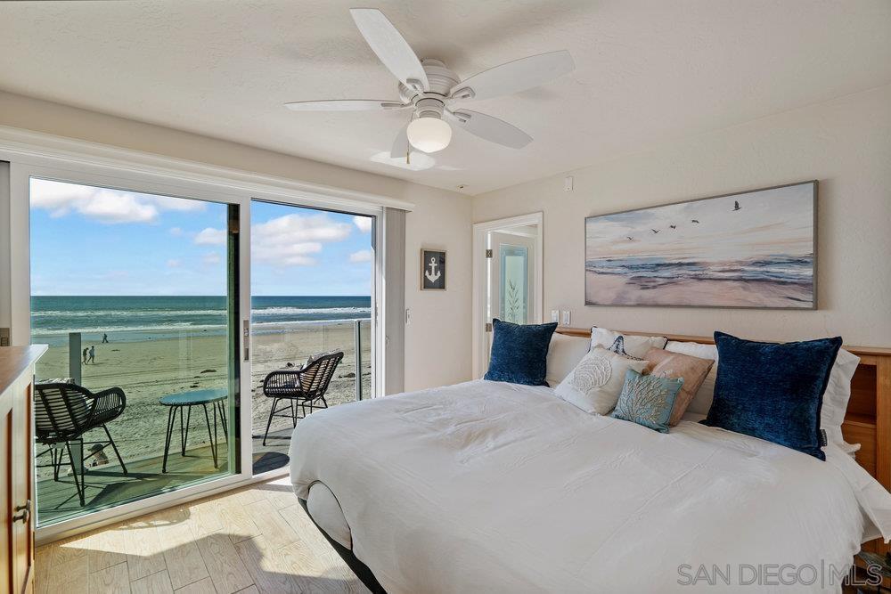 Detail Gallery Image 1 of 35 For 3911  Ocean Front Walk, San Diego,  CA 92109 - 3 Beds | 2 Baths