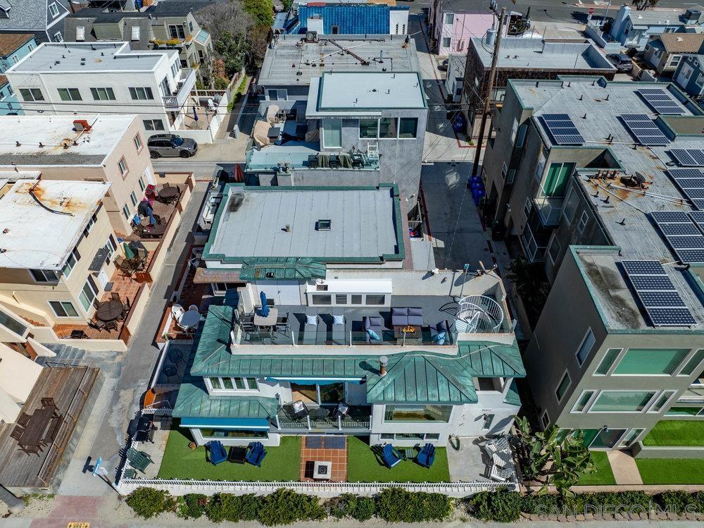 Detail Gallery Image 30 of 35 For 3911  Ocean Front Walk, San Diego,  CA 92109 - 3 Beds | 2 Baths