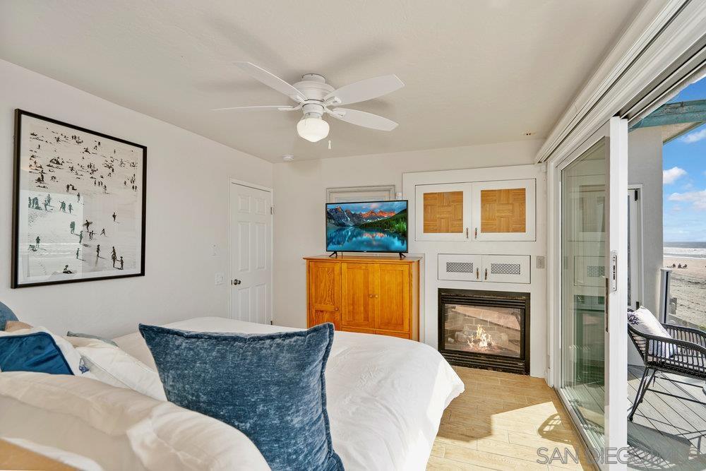 Detail Gallery Image 9 of 35 For 3911  Ocean Front Walk, San Diego,  CA 92109 - 3 Beds | 2 Baths