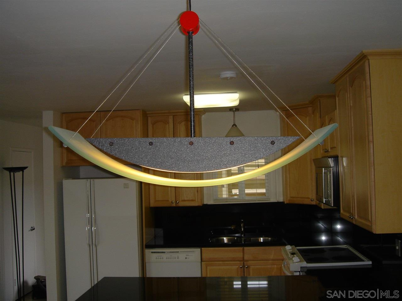 Detail Gallery Image 1 of 1 For 2166  Oxford Ave  1, Cardiff By The Sea,  CA 92007 - 2 Beds | 2 Baths