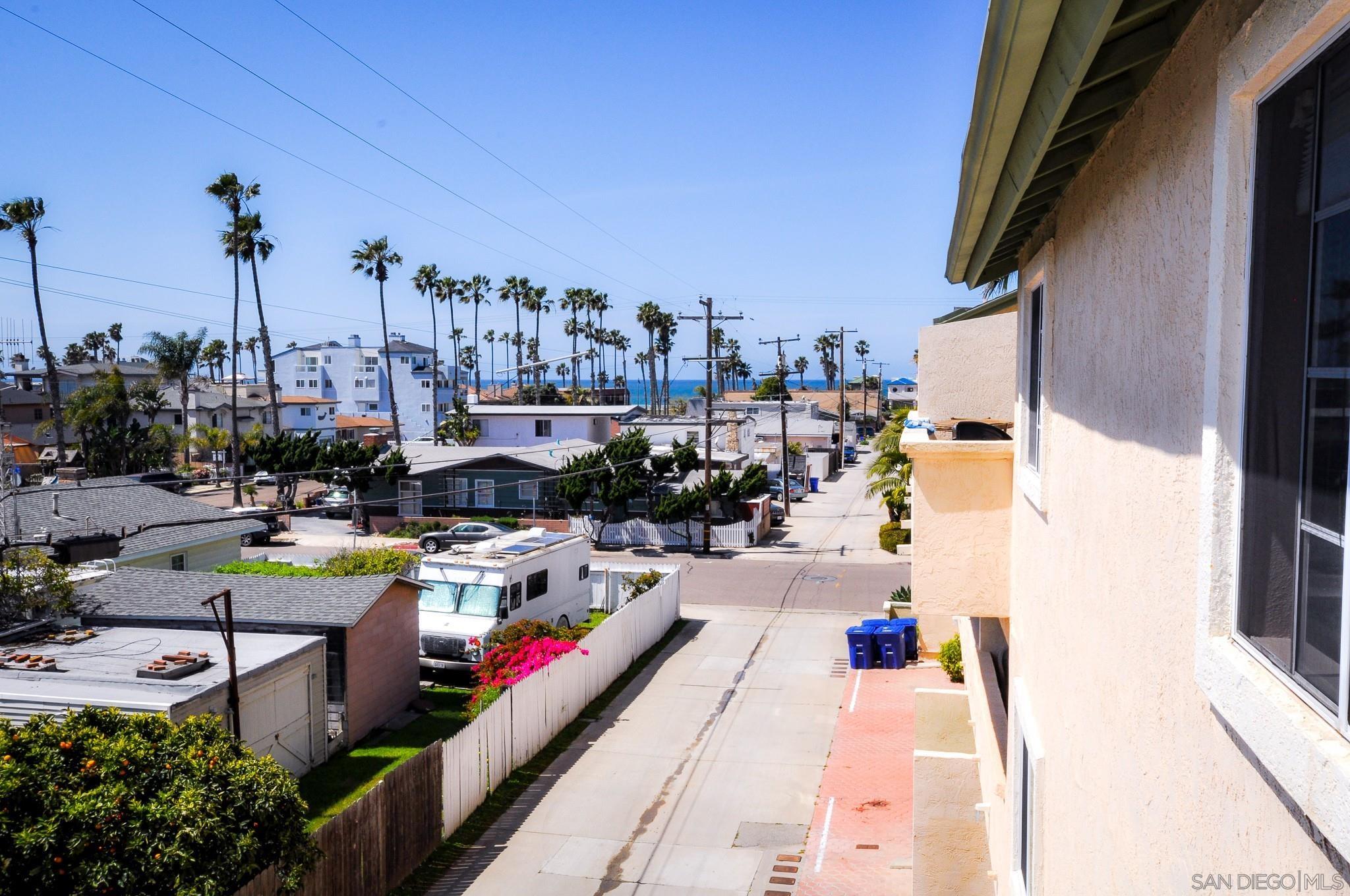 Detail Gallery Image 16 of 19 For 207  Elkwood  14, Imperial Beach,  CA 91932 - 3 Beds | 2 Baths