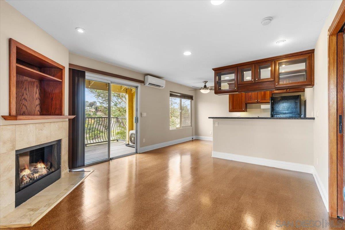 Front Image Thumbnail for SD250018262