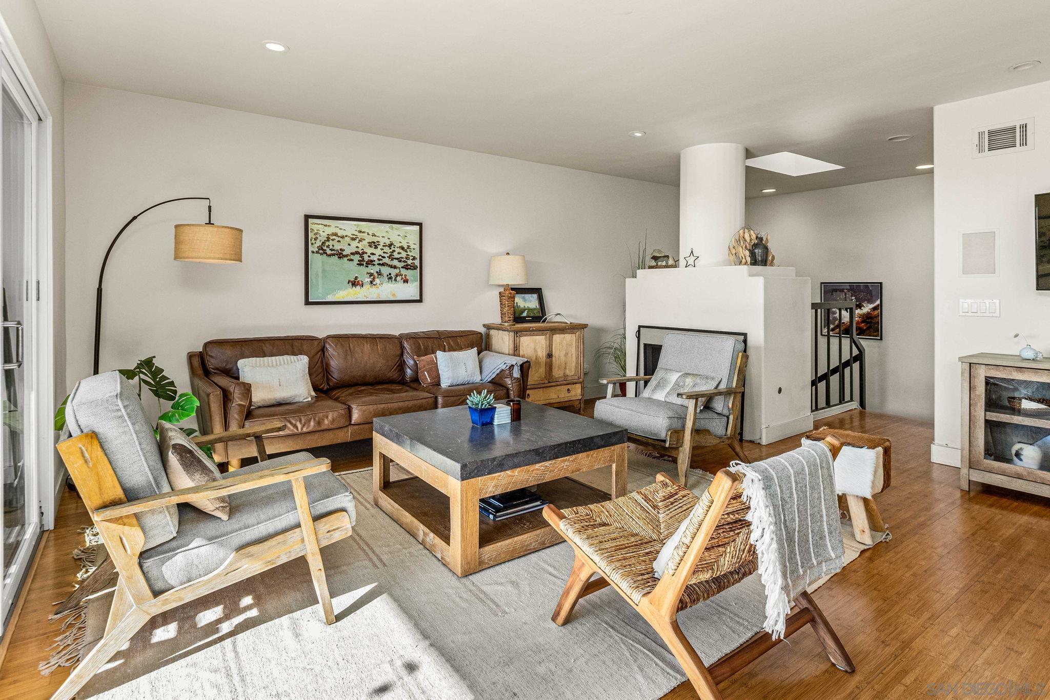 Detail Gallery Image 2 of 46 For 12933  Caminito Del Canto, Del Mar,  CA 92014 - 3 Beds | 2/1 Baths