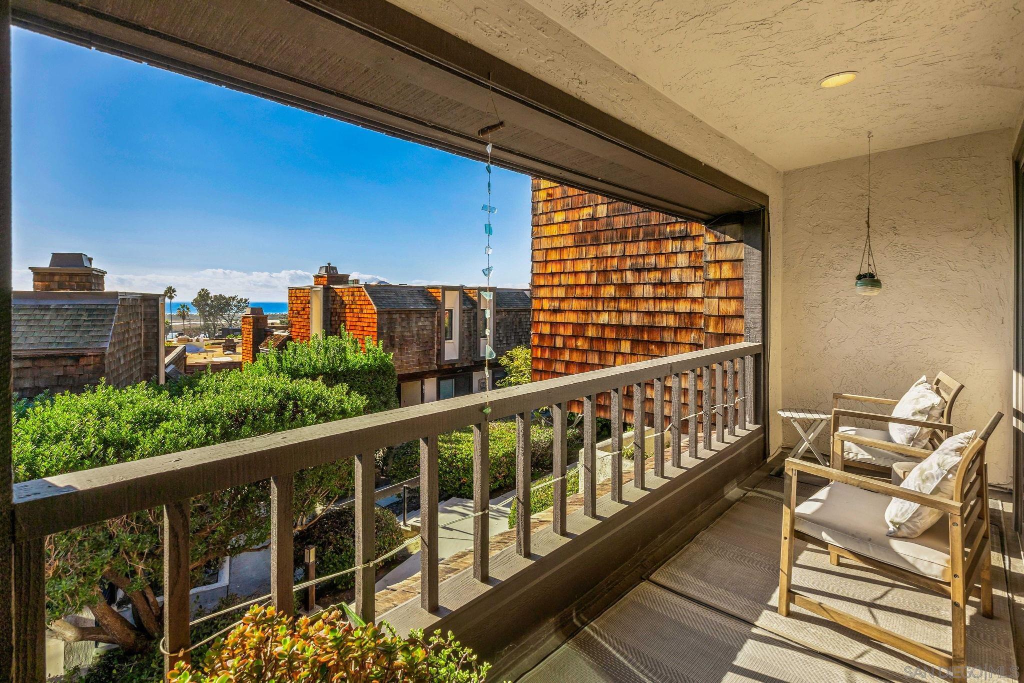 Detail Gallery Image 11 of 46 For 12933  Caminito Del Canto, Del Mar,  CA 92014 - 3 Beds | 2/1 Baths