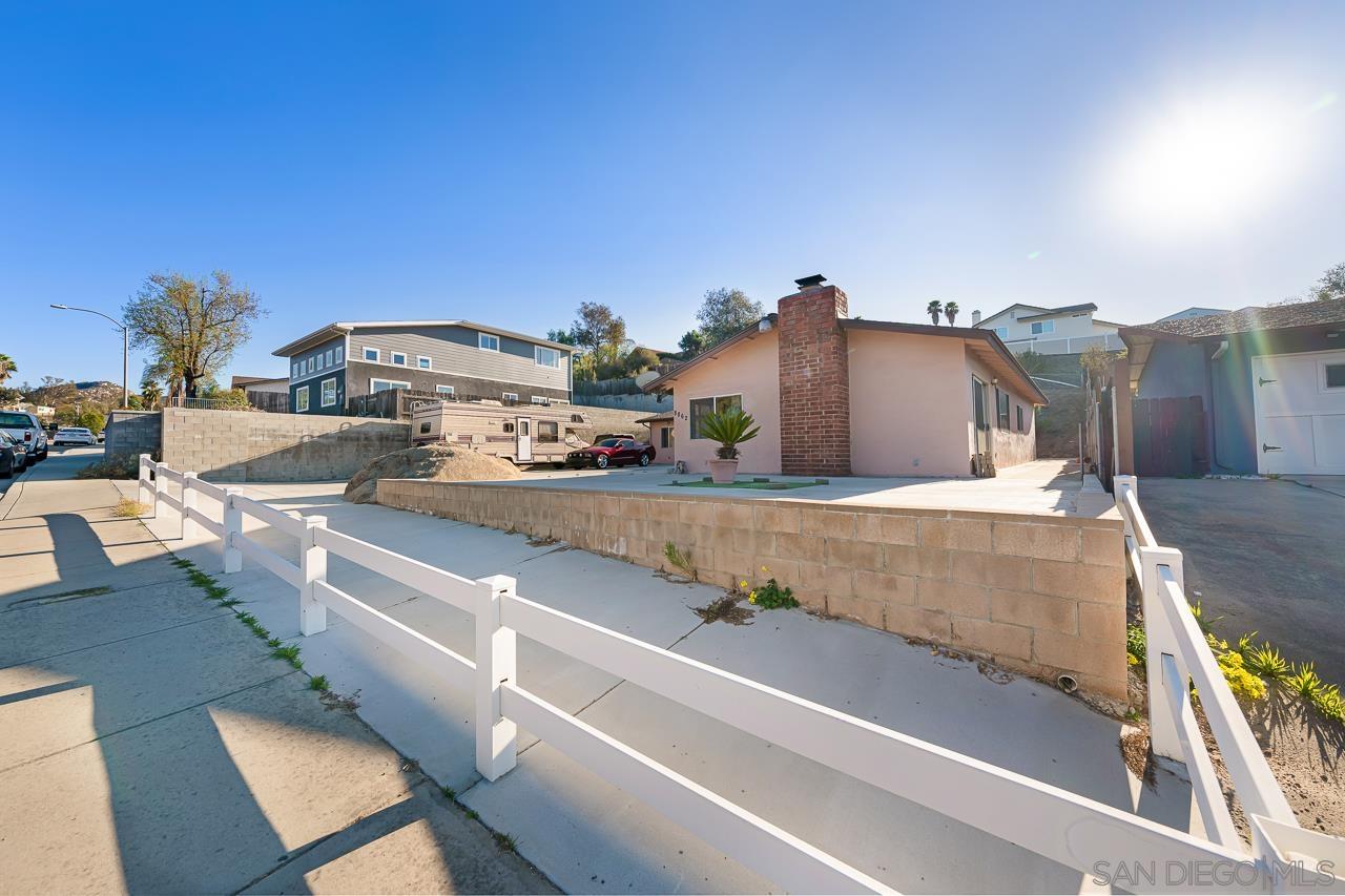 Detail Gallery Image 1 of 1 For 8862  Los Coches Rd, Lakeside,  CA 92040 - 4 Beds | 3 Baths