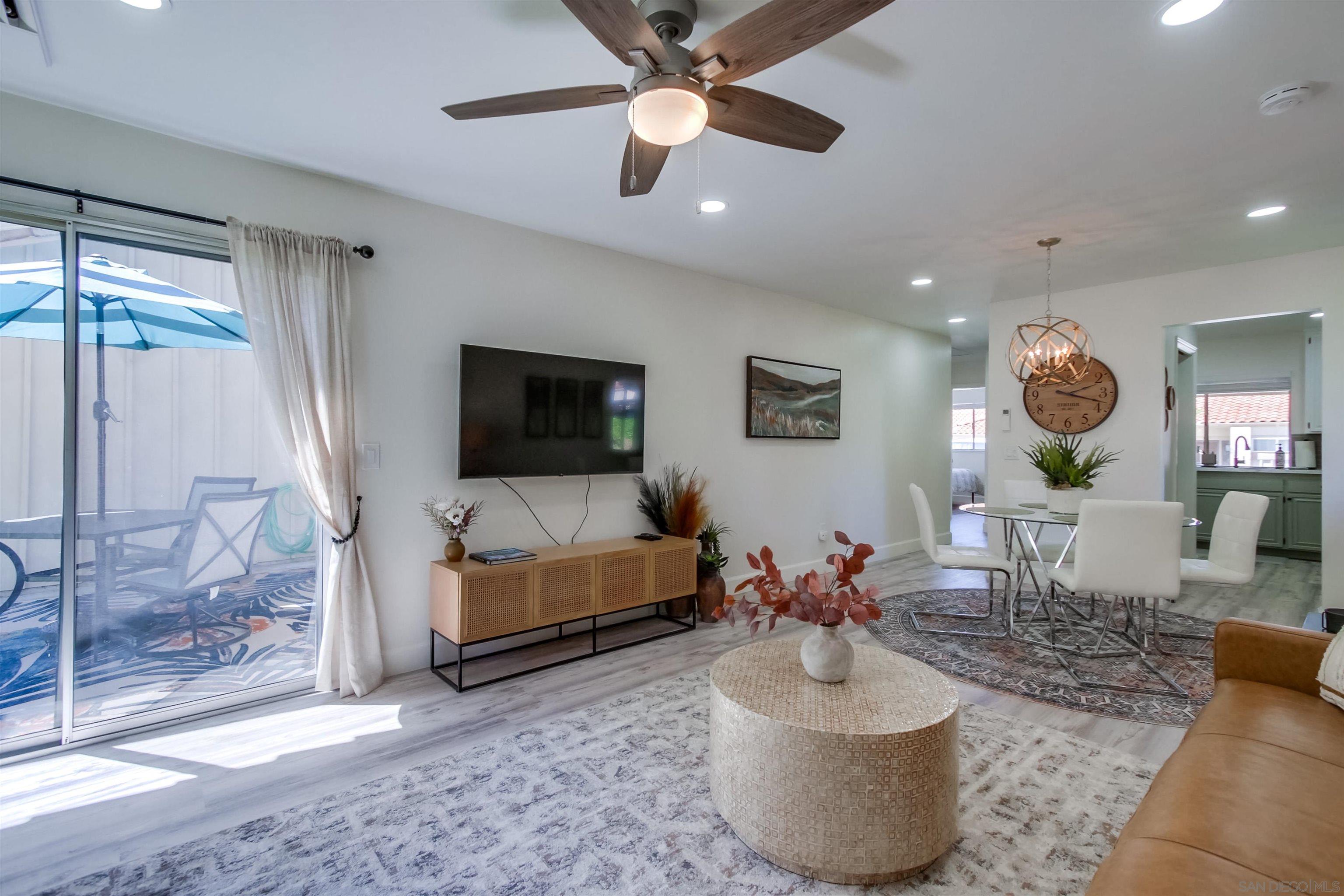 Detail Gallery Image 5 of 28 For 17464  Plaza Cerado  84, San Diego,  CA 92128 - 2 Beds | 1 Baths