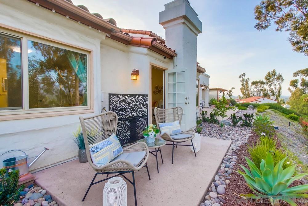 Detail Gallery Image 2 of 58 For 12242  Paseo Lucido  C, San Diego,  CA 92128 - 2 Beds | 2 Baths