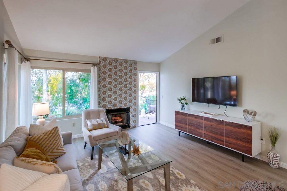 Detail Gallery Image 6 of 58 For 12242  Paseo Lucido  C, San Diego,  CA 92128 - 2 Beds | 2 Baths