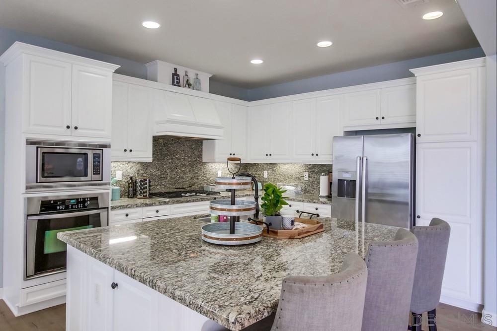 Detail Gallery Image 18 of 69 For 15562  Bristol Ridge Terrace, San Diego,  CA 92127 - 4 Beds | 3 Baths