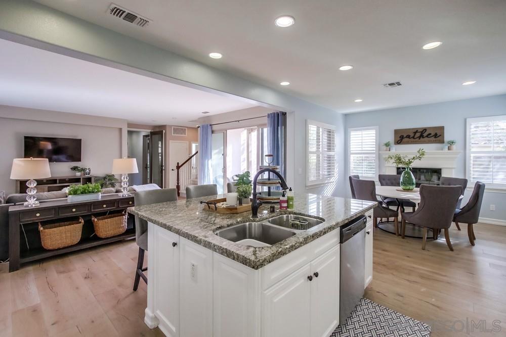 Detail Gallery Image 20 of 69 For 15562  Bristol Ridge Terrace, San Diego,  CA 92127 - 4 Beds | 3 Baths