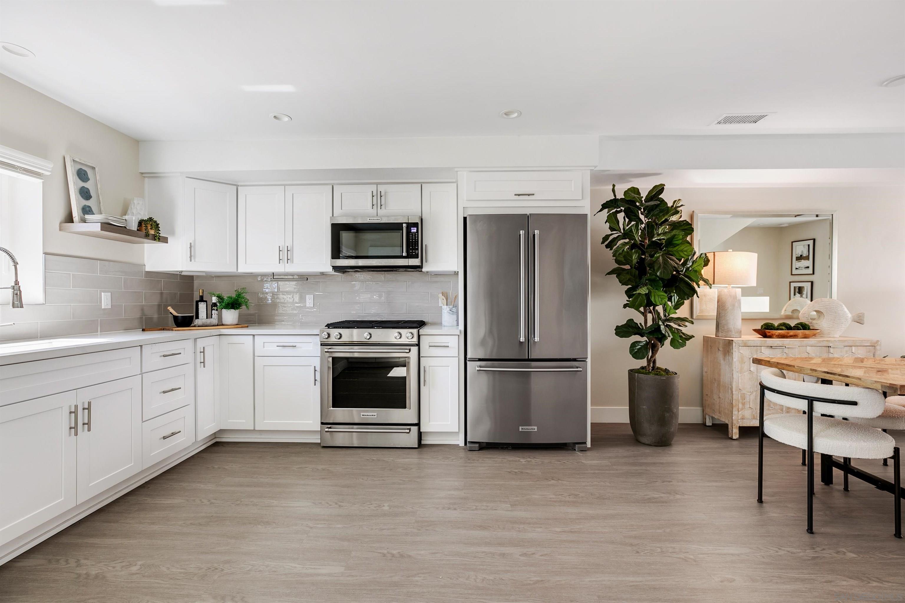 Detail Gallery Image 1 of 1 For 1956  Hornblend St  #9,  San Diego,  CA 92109 - 2 Beds | 2/1 Baths