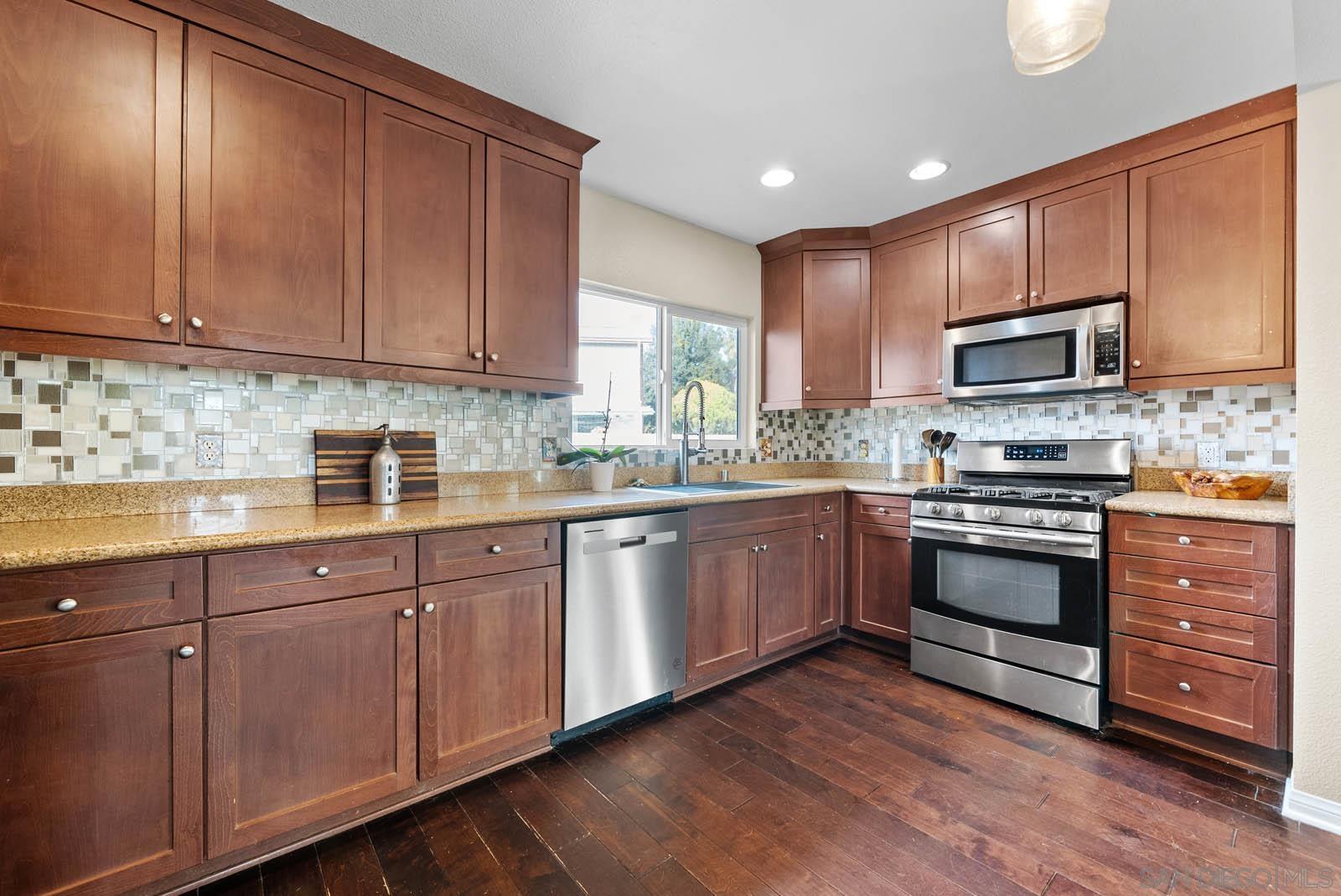 Detail Gallery Image 1 of 1 For 106  Walnut Dr, Chula Vista,  CA 91911 - 4 Beds | 2/1 Baths