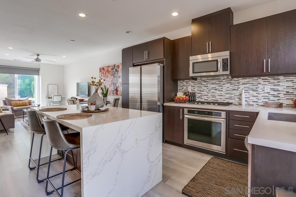 Detail Gallery Image 11 of 39 For 7859  Stylus Dr, San Diego,  CA 92108 - 3 Beds | 3/1 Baths