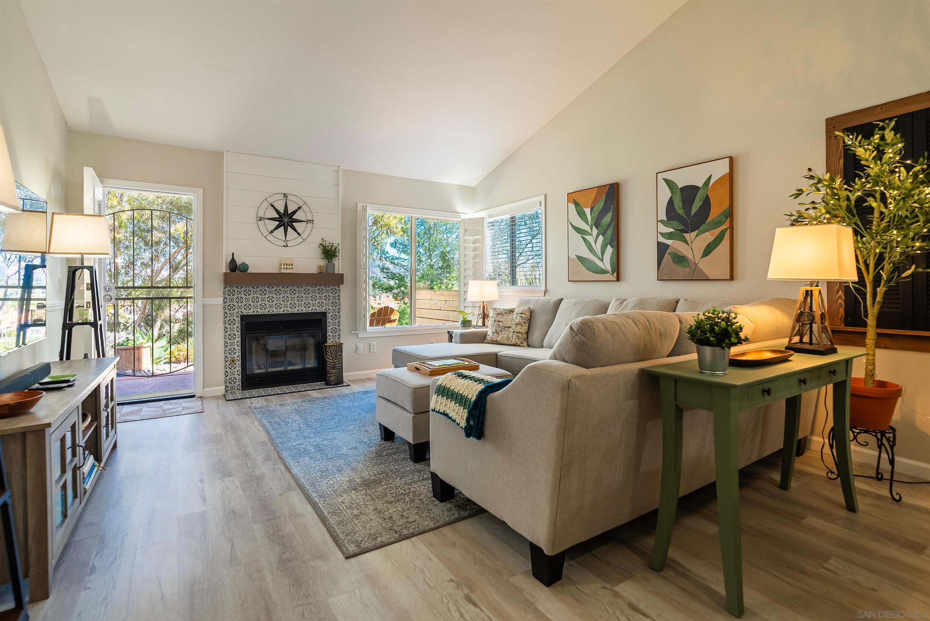 Detail Gallery Image 12 of 53 For 12242  Paseo Lucido  D, San Diego,  CA 92128 - 2 Beds | 2 Baths