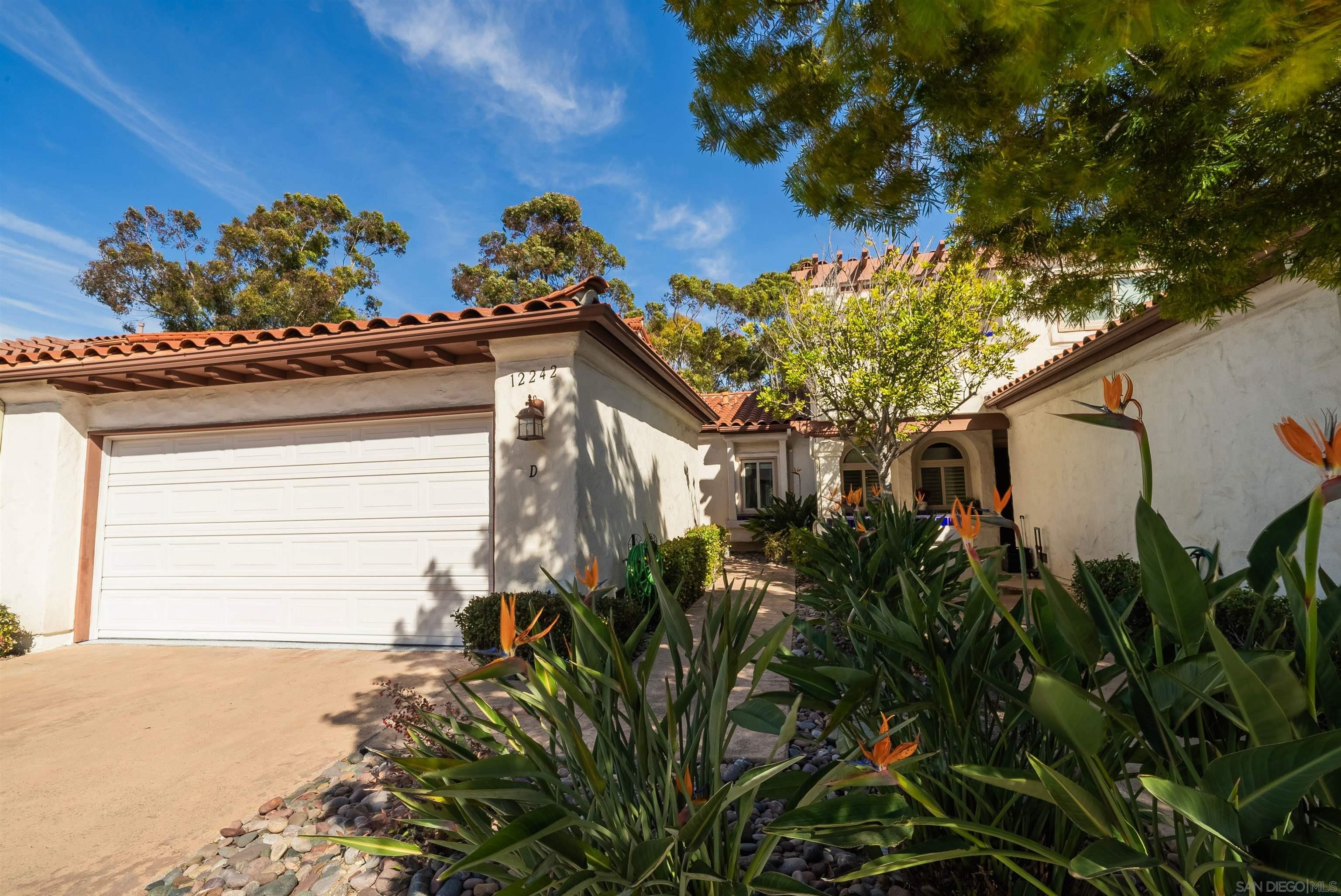 Detail Gallery Image 3 of 53 For 12242  Paseo Lucido  D, San Diego,  CA 92128 - 2 Beds | 2 Baths