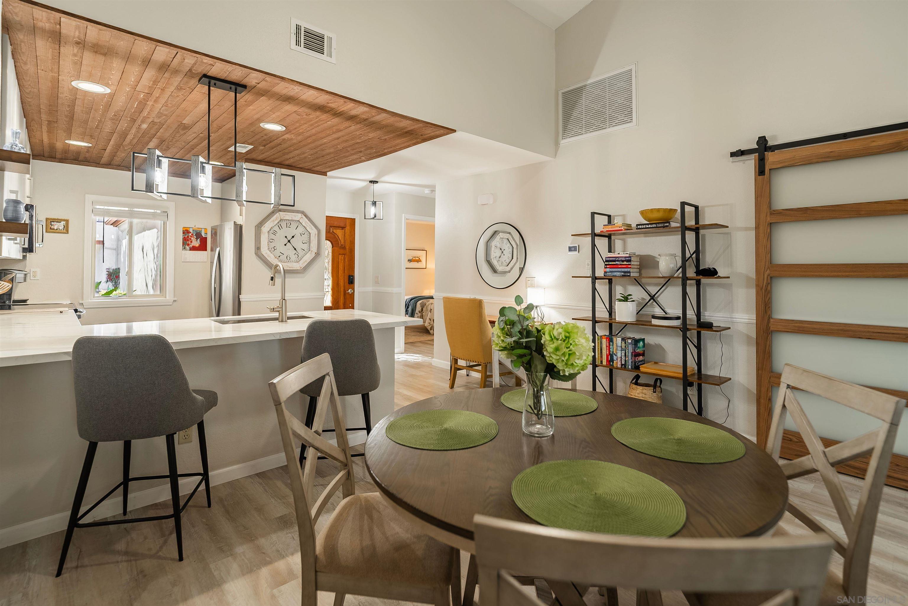 Detail Gallery Image 9 of 53 For 12242  Paseo Lucido  D, San Diego,  CA 92128 - 2 Beds | 2 Baths