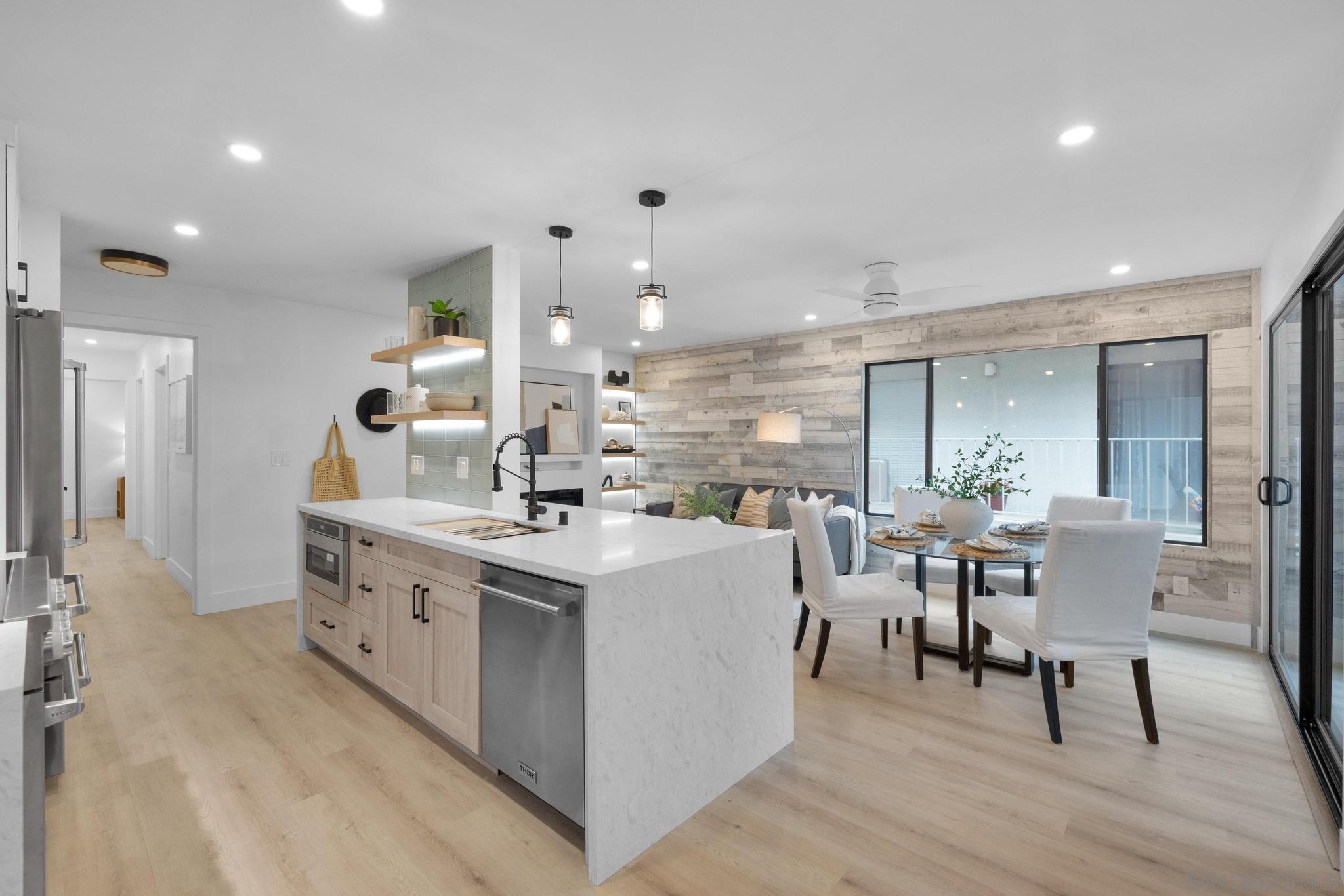 Detail Gallery Image 1 of 1 For 1235  Parker Pl  2k,  San Diego,  CA 92109 - 2 Beds | 2 Baths