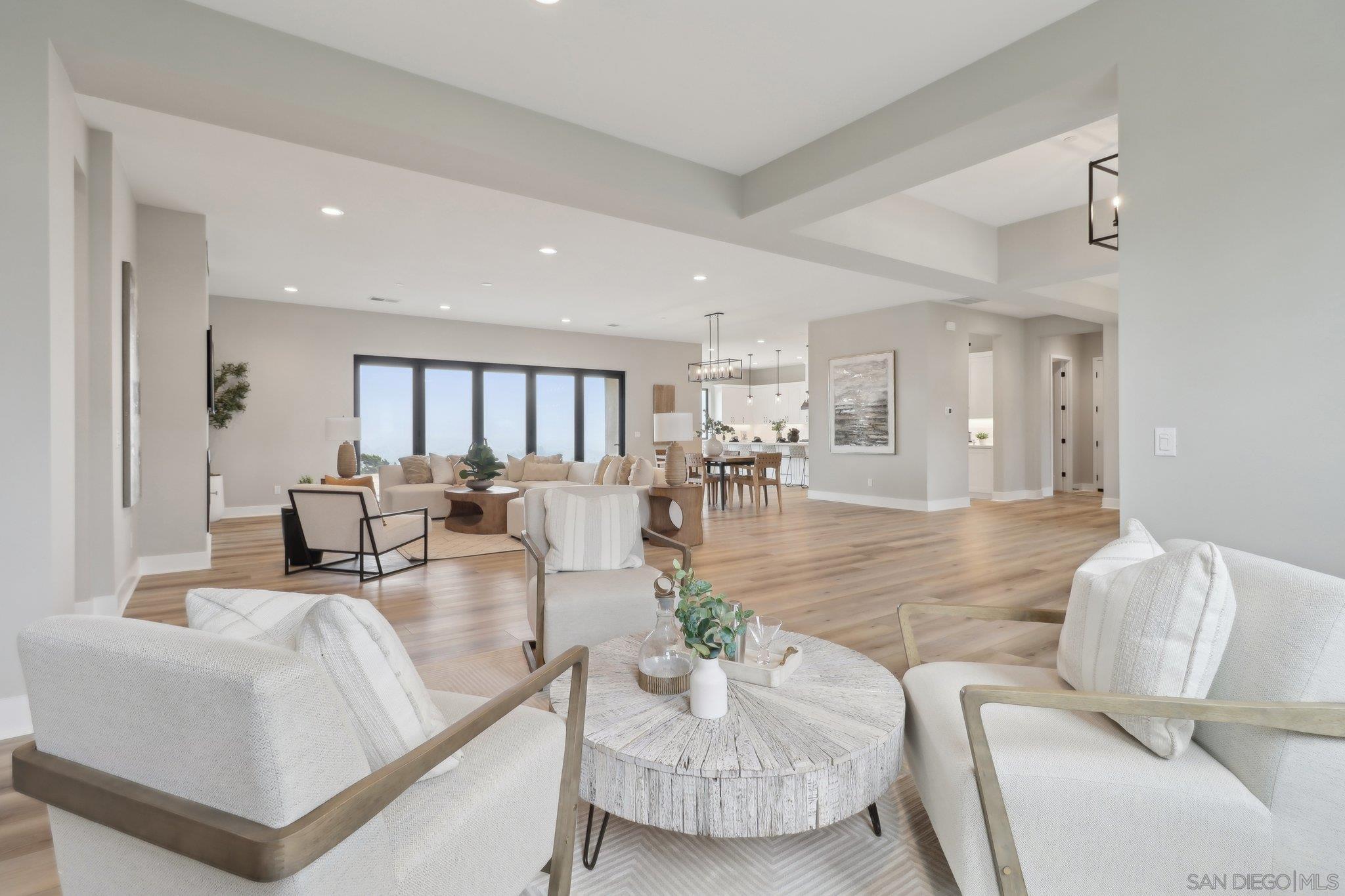 Detail Gallery Image 1 of 1 For 1654  Calle Catalina, Escondido,  CA 92029 - 5 Beds | 4/1 Baths