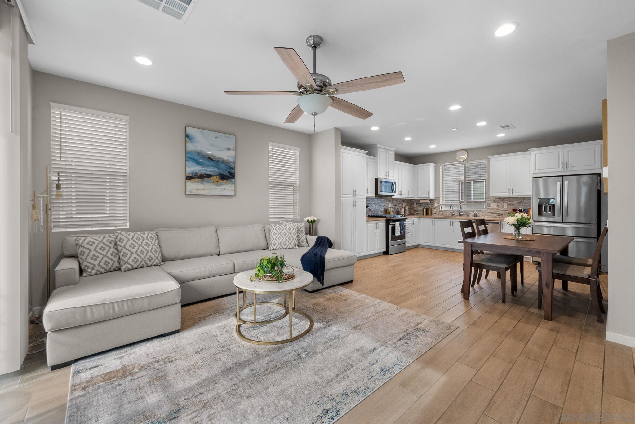 Detail Gallery Image 1 of 1 For 2572 S Escondido Blvd  #810,  Escondido,  CA 92025 - 3 Beds | 3/1 Baths