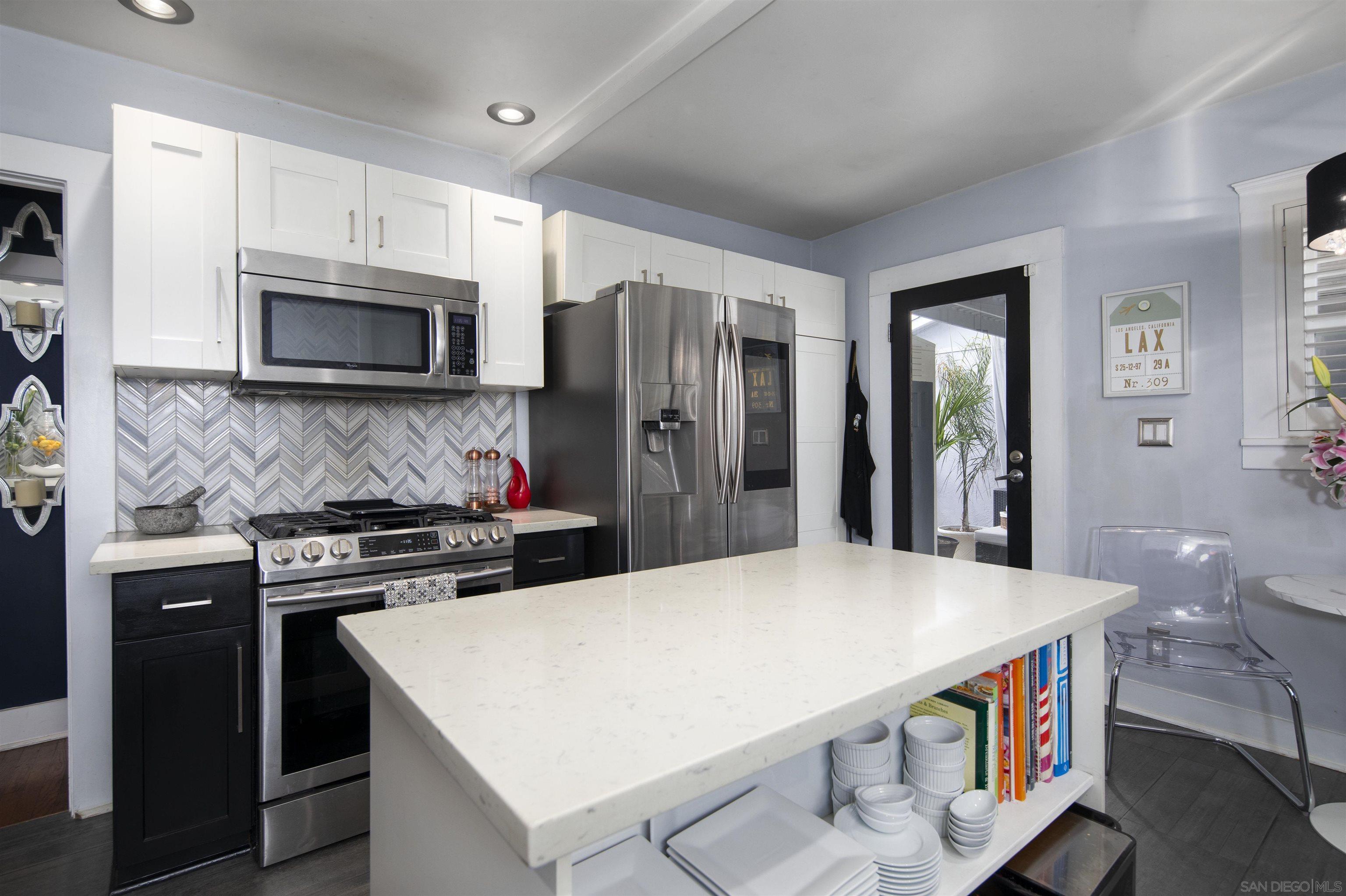 Detail Gallery Image 1 of 1 For 4190  36th, San Diego,  CA 92104 - 2 Beds | 1 Baths