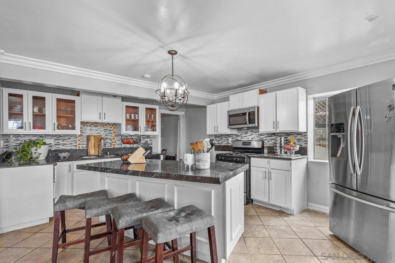 Detail Gallery Image 1 of 1 For 6207  Scimitar Dr, San Diego,  CA 92114 - 3 Beds | 2 Baths