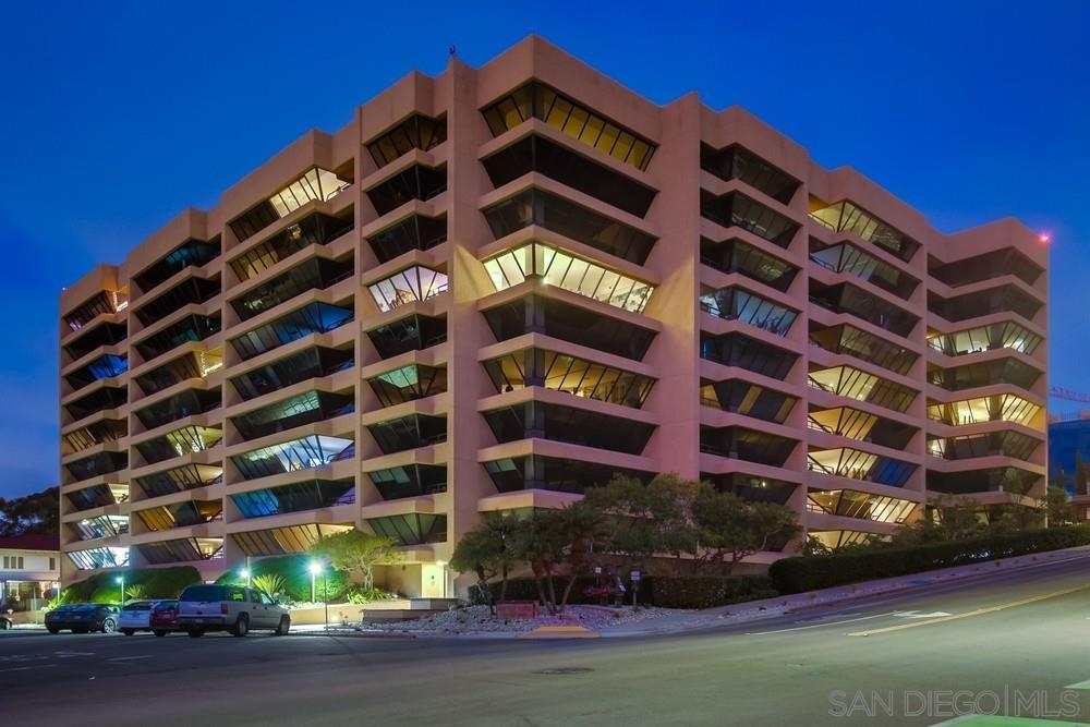 Detail Gallery Image 1 of 1 For 230 W Laurel Street  #602,  San Diego,  CA 92101 - 3 Beds | 2 Baths