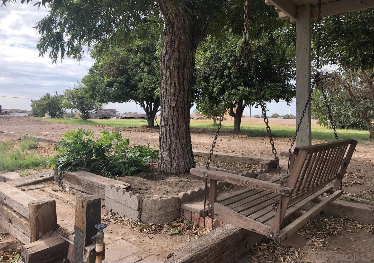 Detail Gallery Image 3 of 7 For 1905 E Heber Rd., –,  CA 92250 - 3 Beds | 1 Baths