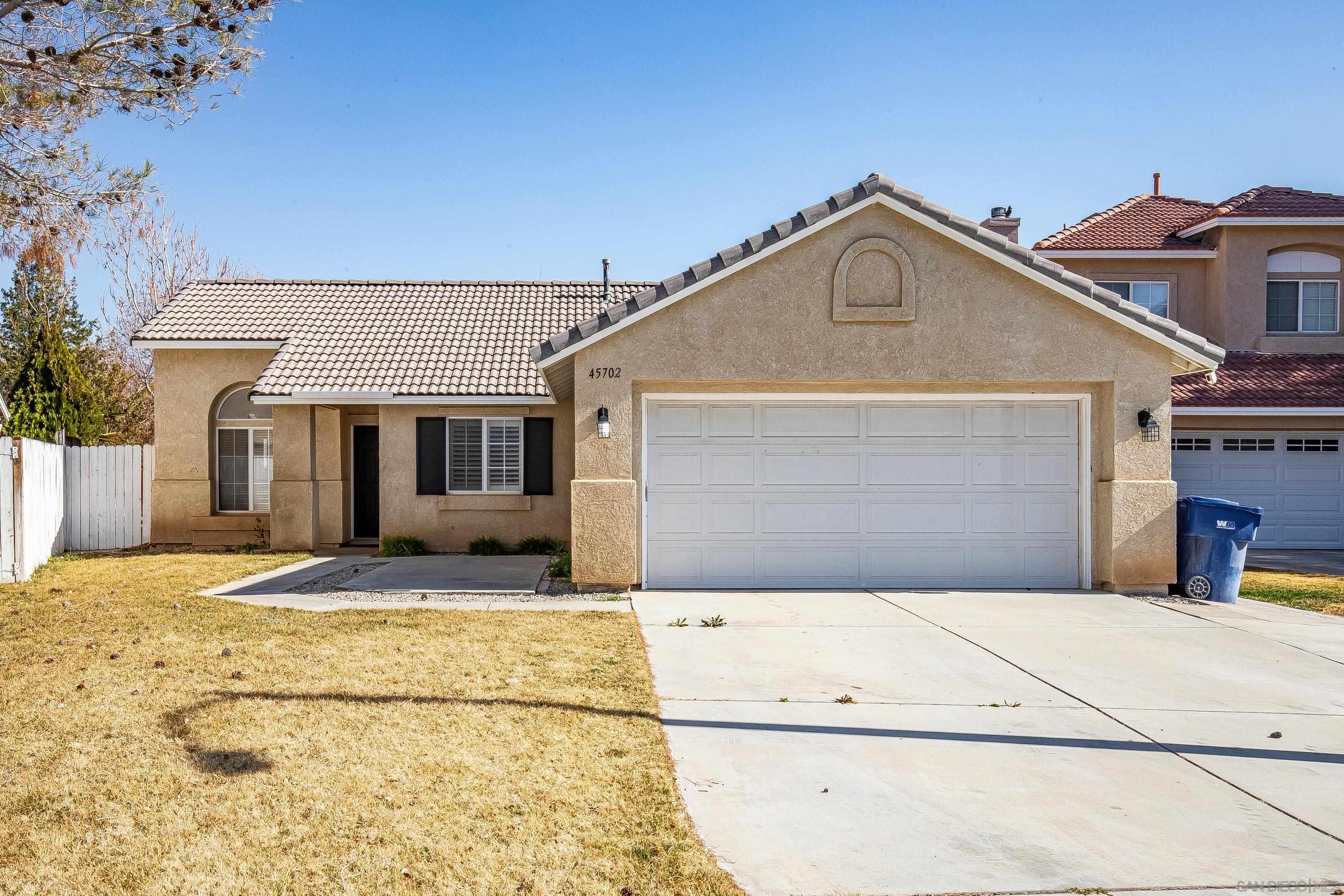 Detail Gallery Image 1 of 1 For 45702  Balmoral Ct, Lancaster,  CA 93534 - 3 Beds | 2 Baths