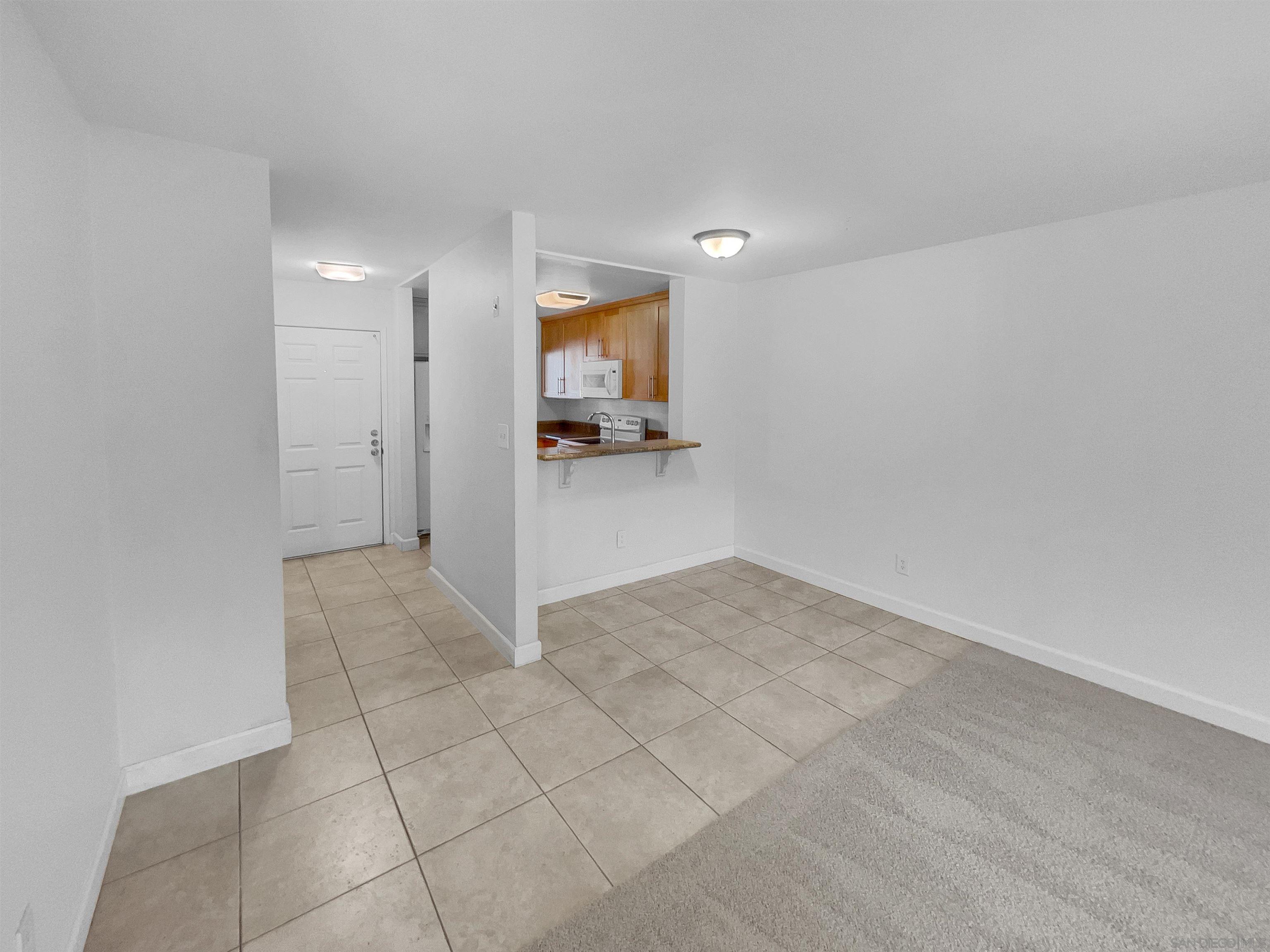 Detail Gallery Image 11 of 15 For 7405  Charmant Dr  #2427,  San Diego,  CA 92122 - 2 Beds | 2 Baths
