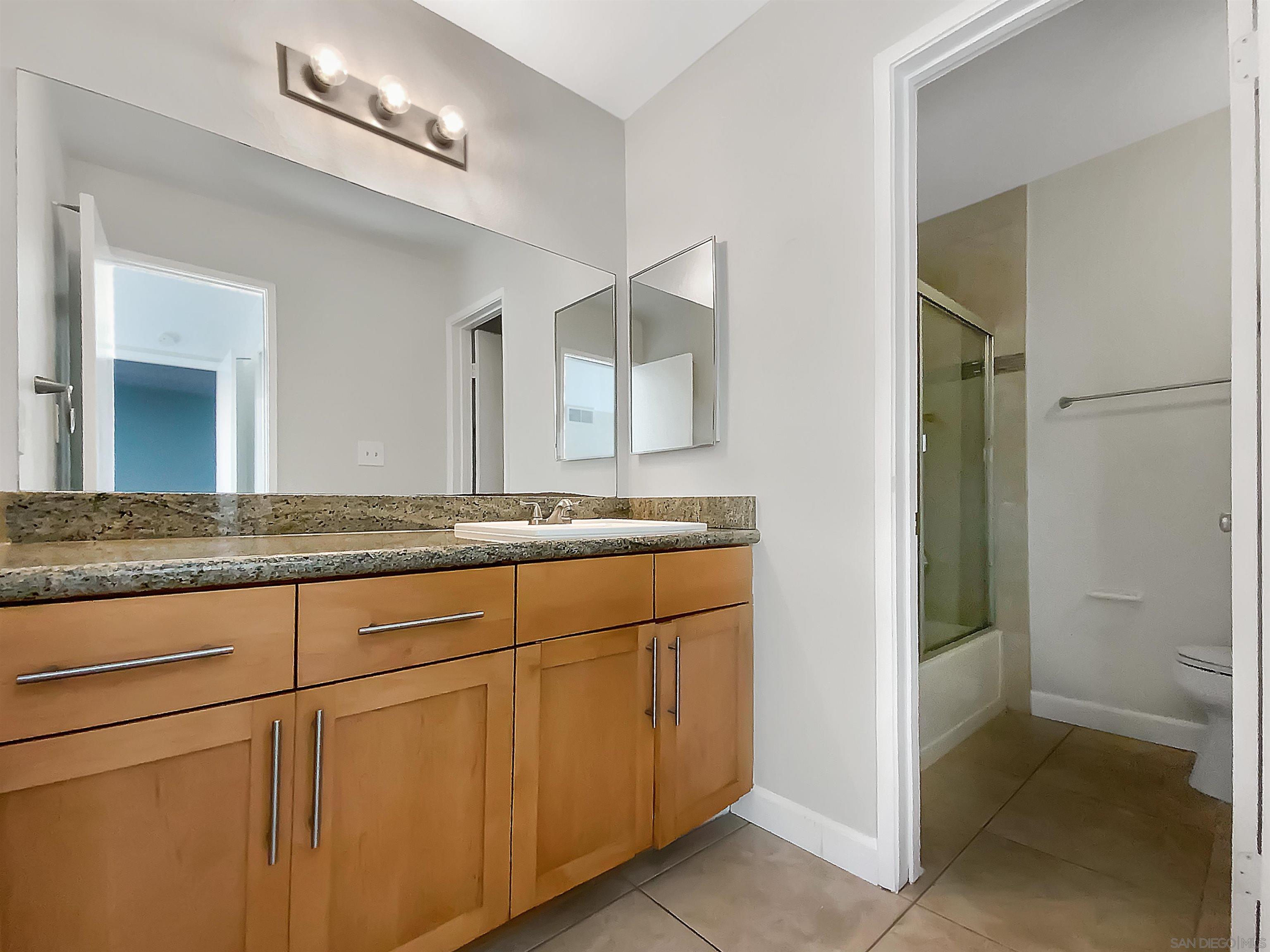 Detail Gallery Image 6 of 18 For 7405  Charmant Dr  #2427,  San Diego,  CA 92122 - 2 Beds | 2 Baths