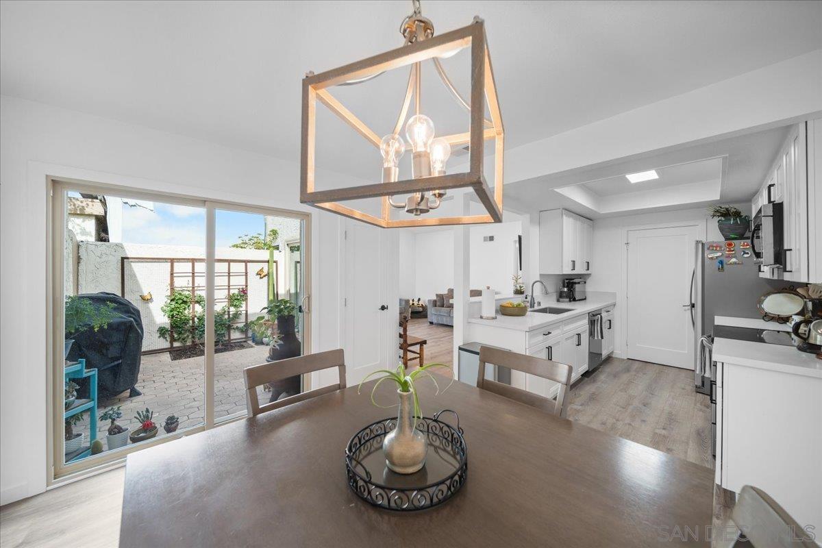 Detail Gallery Image 1 of 1 For 2812 E Valley Pkwy  #F,  Escondido,  CA 92027 - 2 Beds | 1 Baths