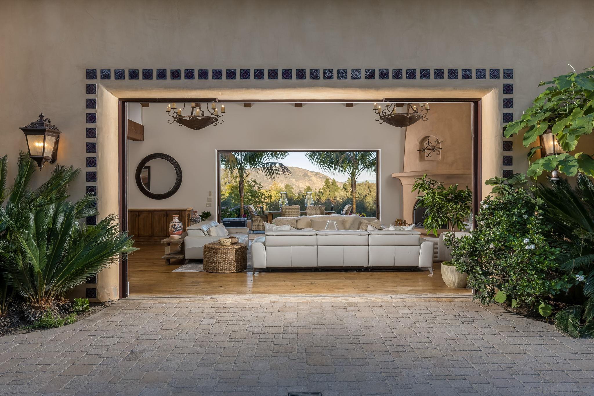 Detail Gallery Image 1 of 1 For 17133  El Mirador, Rancho Santa Fe,  CA 92067 - 6 Beds | 6/2 Baths