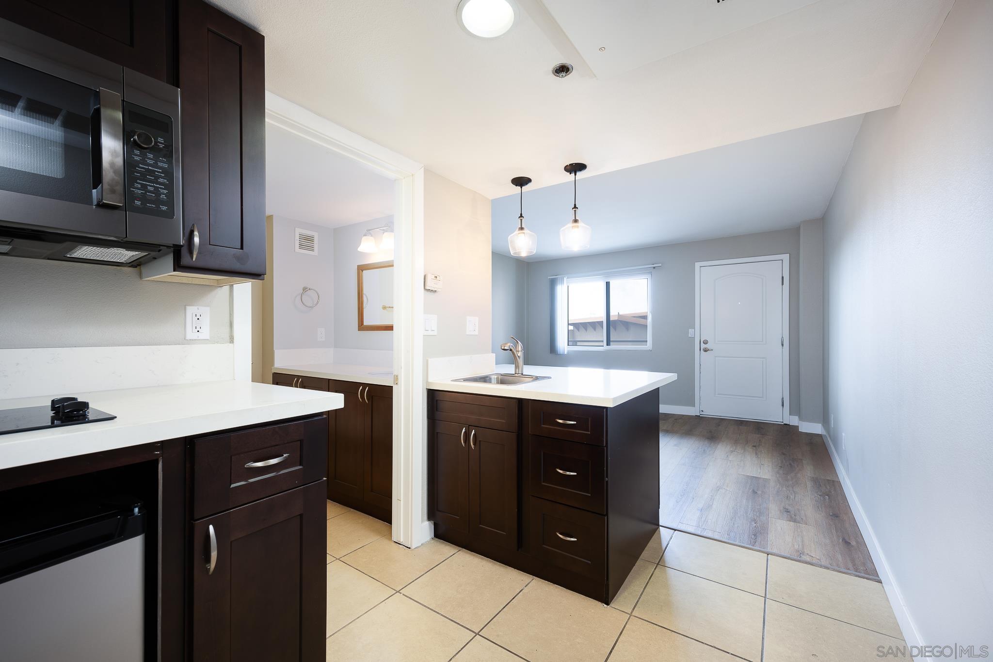 Detail Gallery Image 12 of 34 For 801  National City Blvd  #403,  National City,  CA 91950 - 1 Beds | 1 Baths