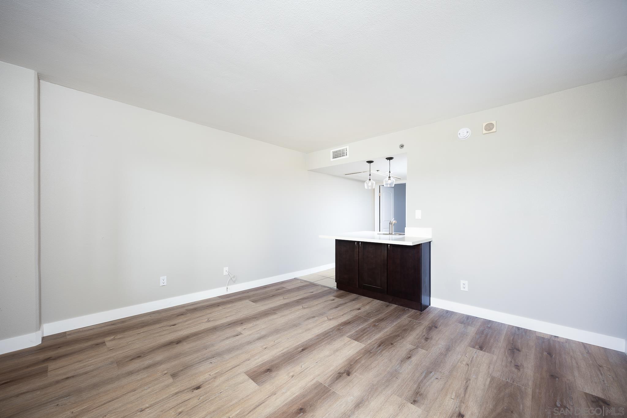 Detail Gallery Image 9 of 34 For 801  National City Blvd  #403,  National City,  CA 91950 - 1 Beds | 1 Baths