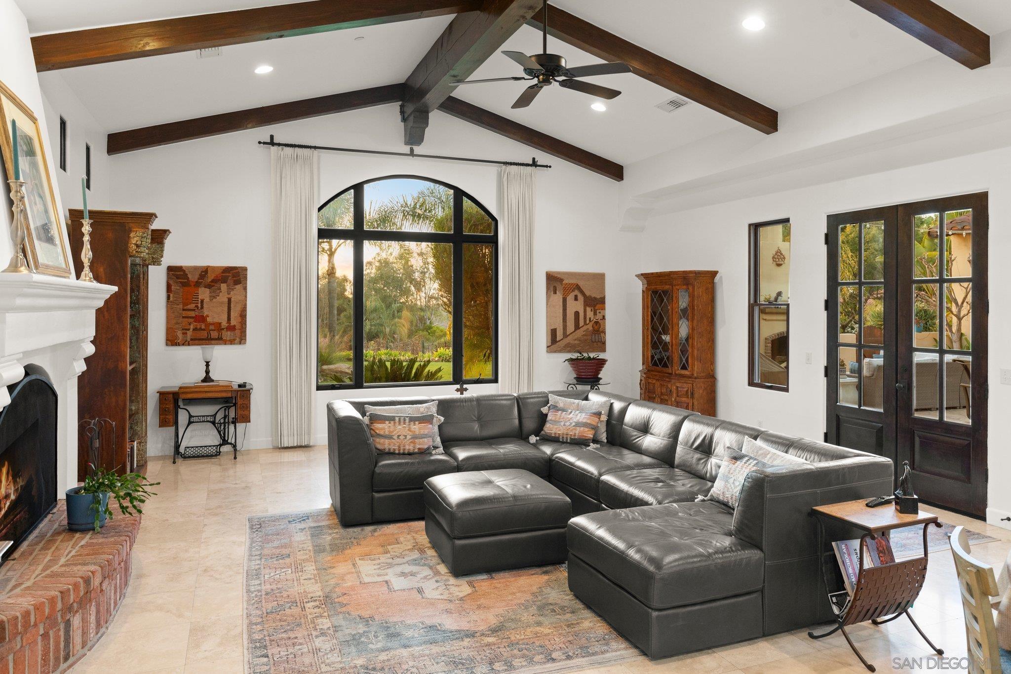 Detail Gallery Image 11 of 39 For 29746  Nella Ln, Vista,  CA 92084 - 4 Beds | 3/1 Baths