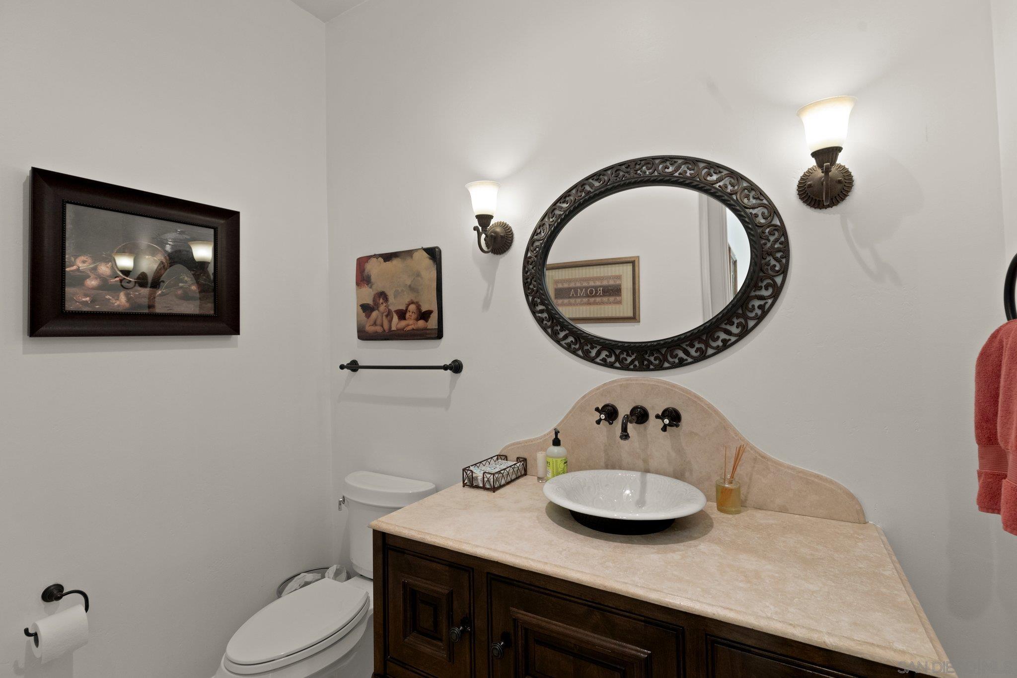 Detail Gallery Image 12 of 39 For 29746  Nella Ln, Vista,  CA 92084 - 4 Beds | 3/1 Baths