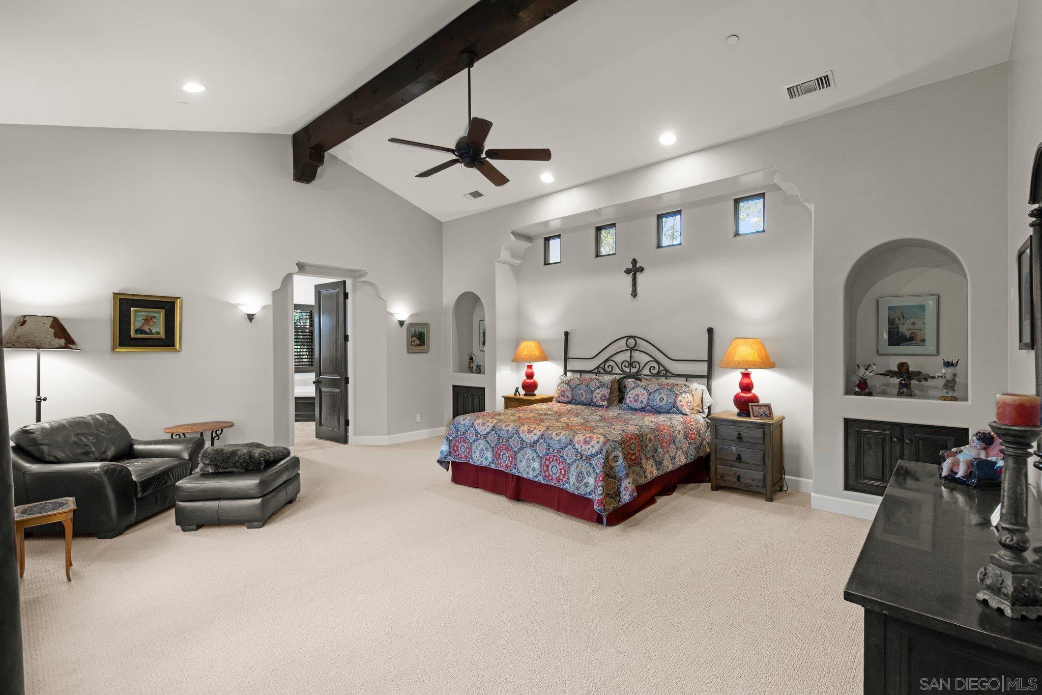 Detail Gallery Image 21 of 39 For 29746  Nella Ln, Vista,  CA 92084 - 4 Beds | 3/1 Baths