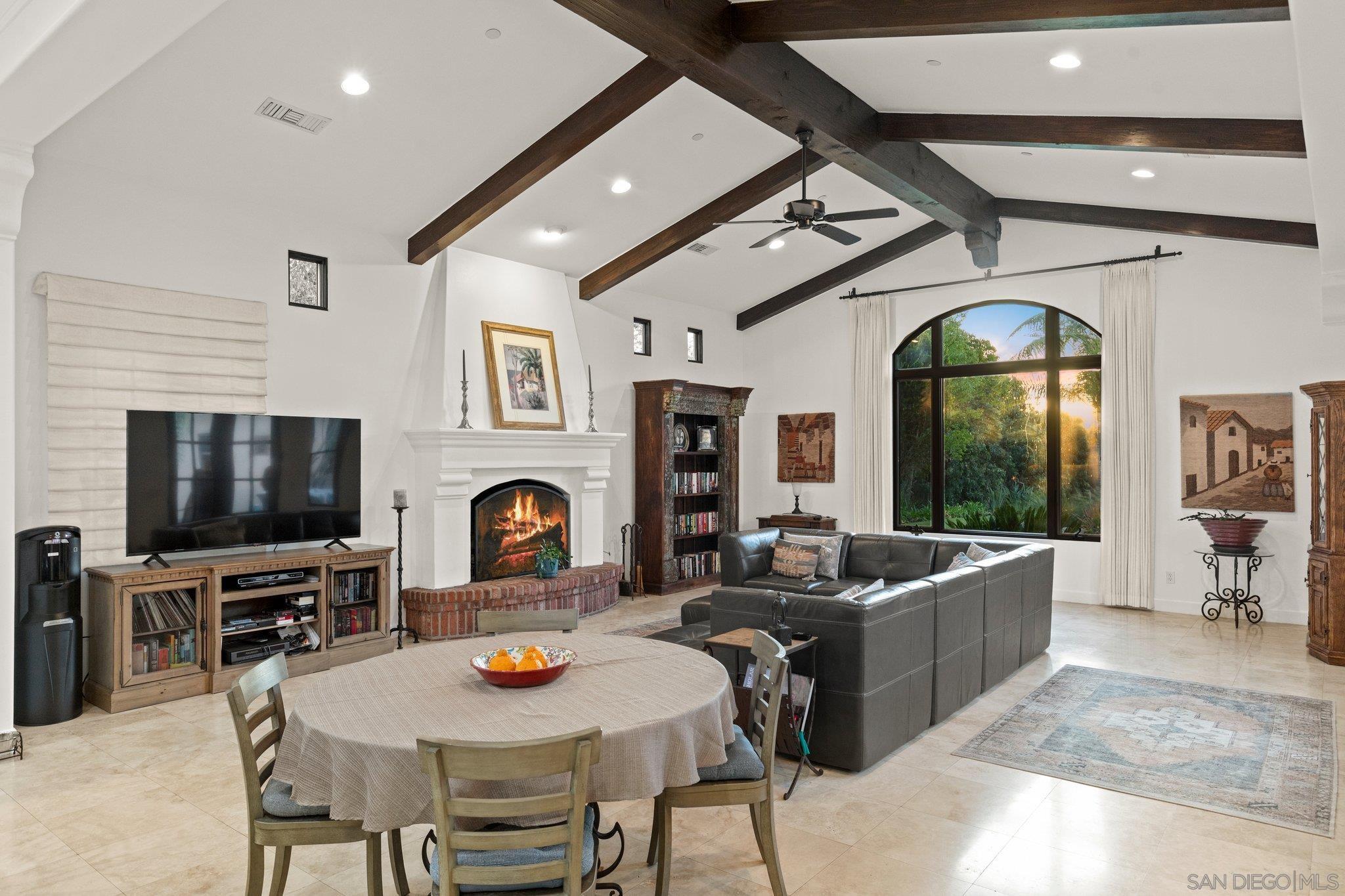 Detail Gallery Image 6 of 39 For 29746  Nella Ln, Vista,  CA 92084 - 4 Beds | 3/1 Baths