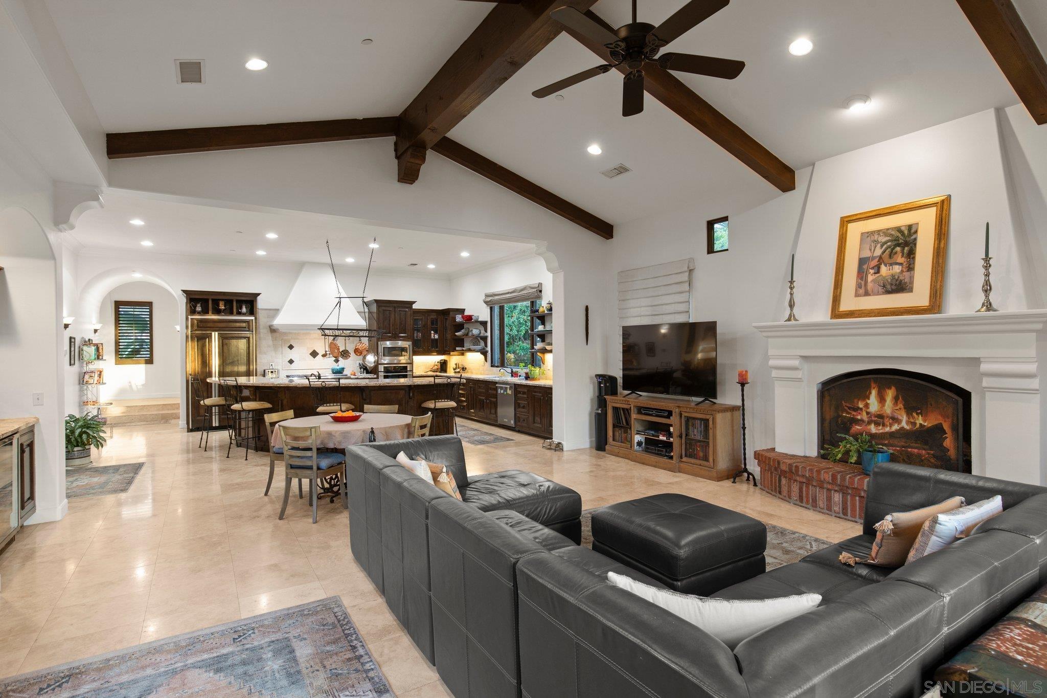 Detail Gallery Image 7 of 39 For 29746  Nella Ln, Vista,  CA 92084 - 4 Beds | 3/1 Baths