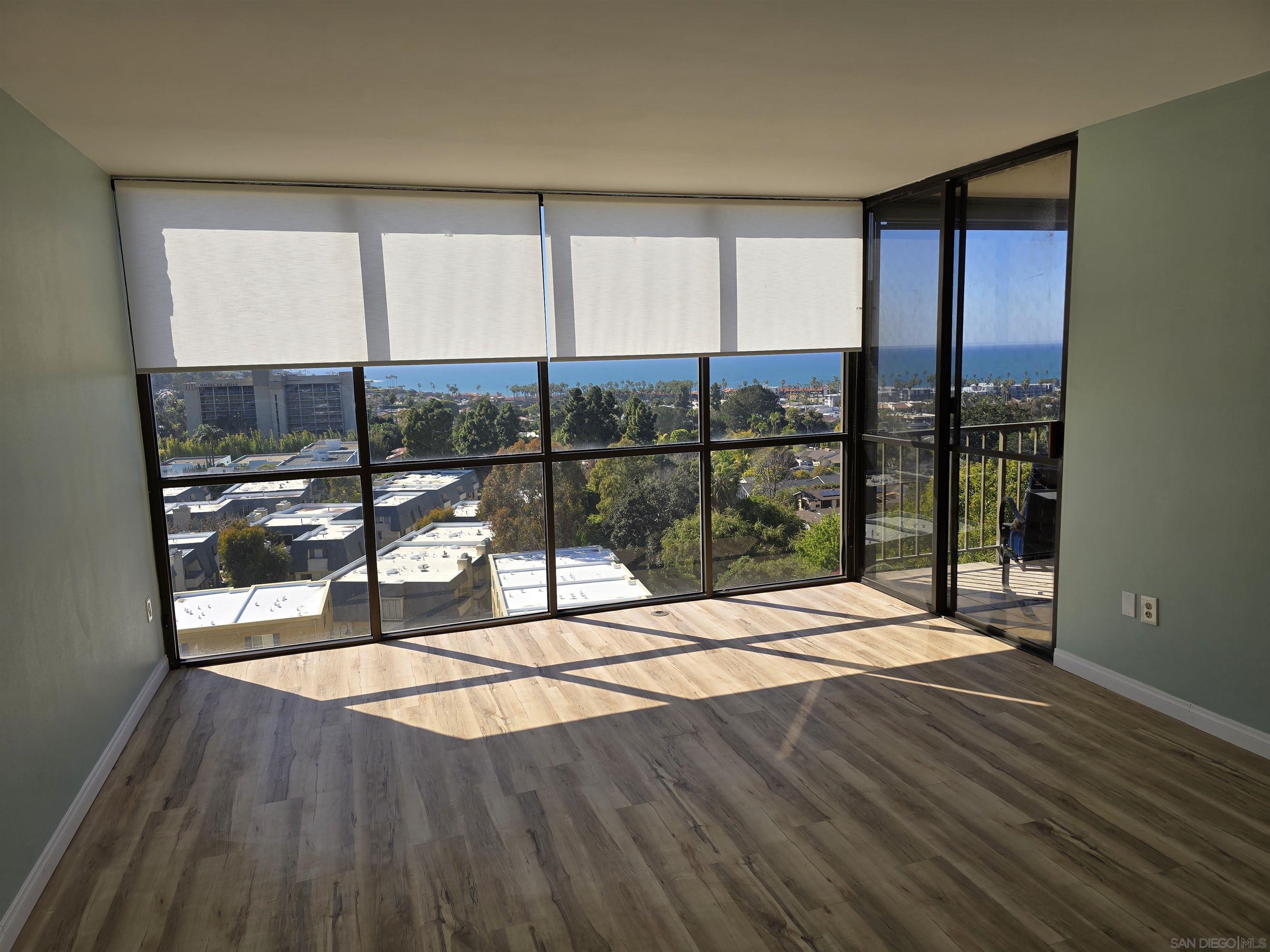 Detail Gallery Image 10 of 23 For 2500  Torrey Pines  802, La Jolla,  CA 92037 - 2 Beds | 2 Baths