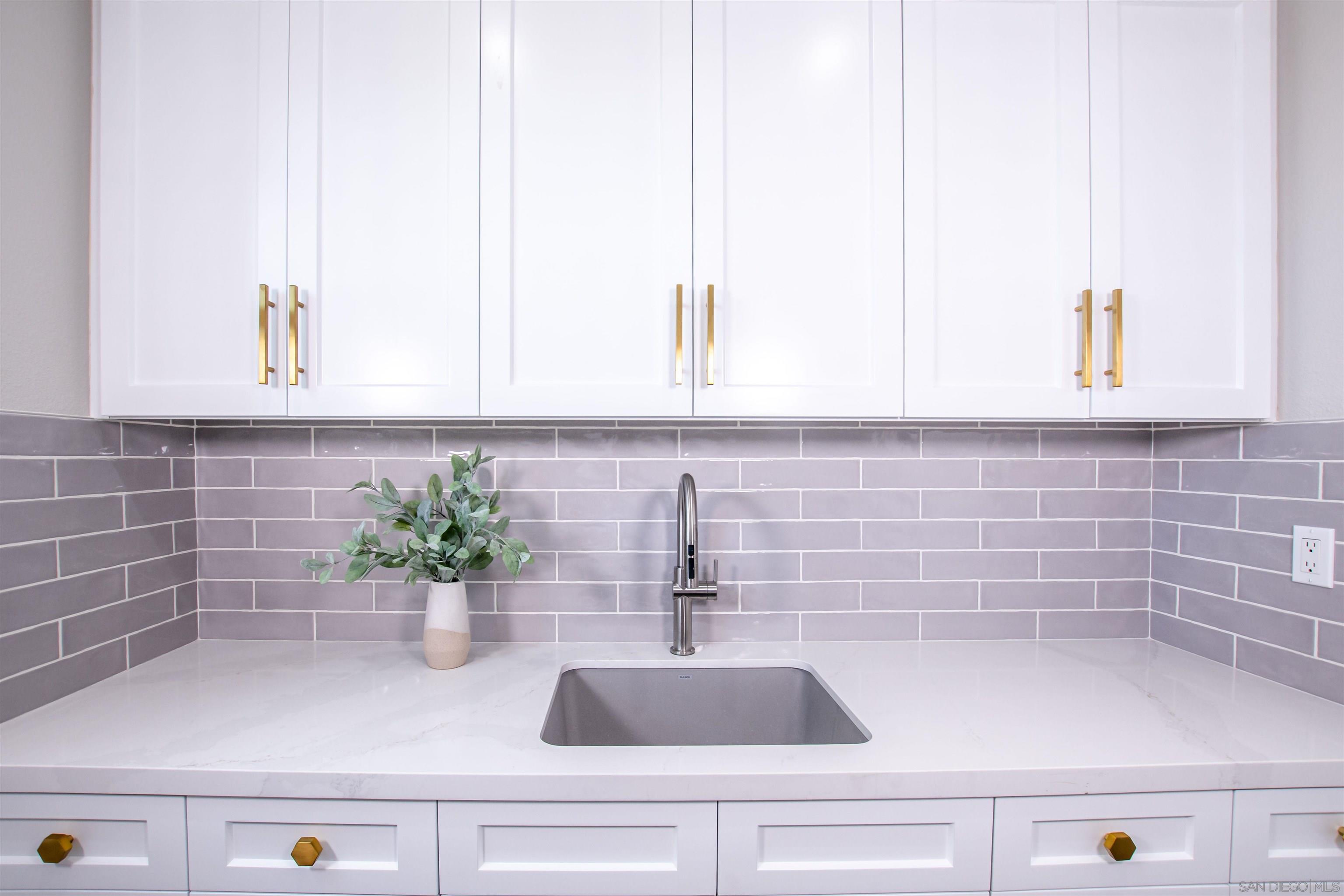 Detail Gallery Image 14 of 21 For 7359  Rancho Catalina Trl, San Diego,  CA 92127 - 5 Beds | 4/1 Baths