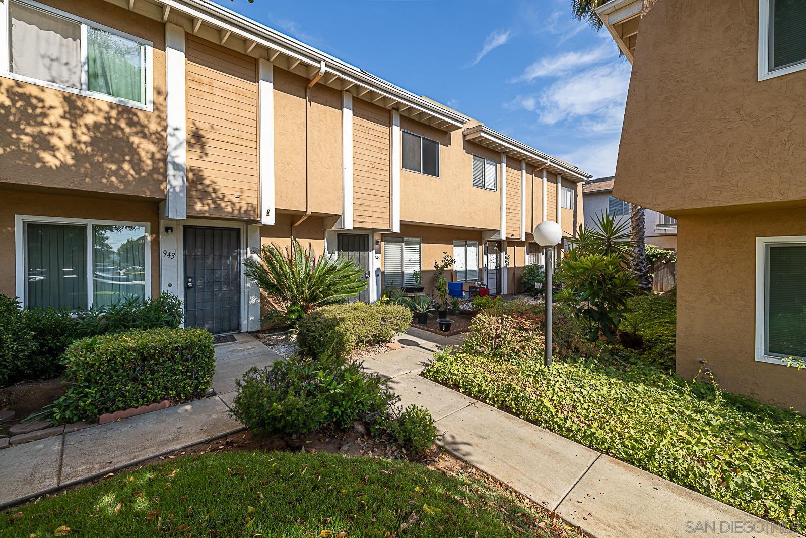 Detail Gallery Image 1 of 1 For 945 S Mollison, El Cajon,  CA 92020 - 2 Beds | 2 Baths