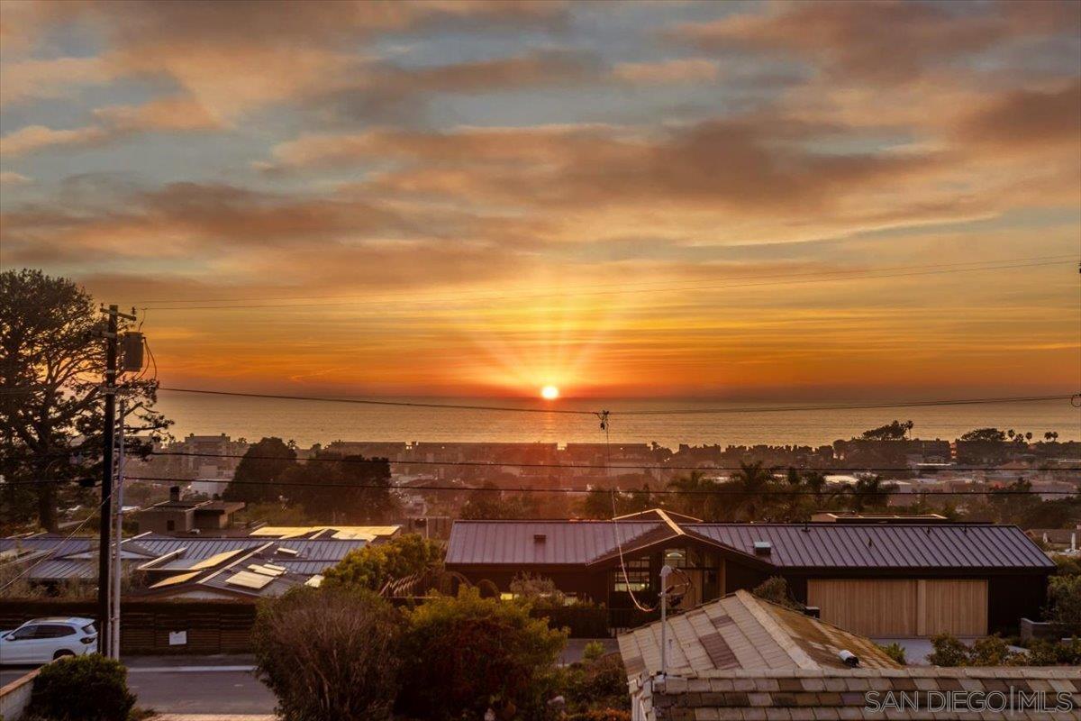 Detail Gallery Image 1 of 1 For 428 S  Granados, Solana Beach,  CA 92075 - 2 Beds | 2 Baths